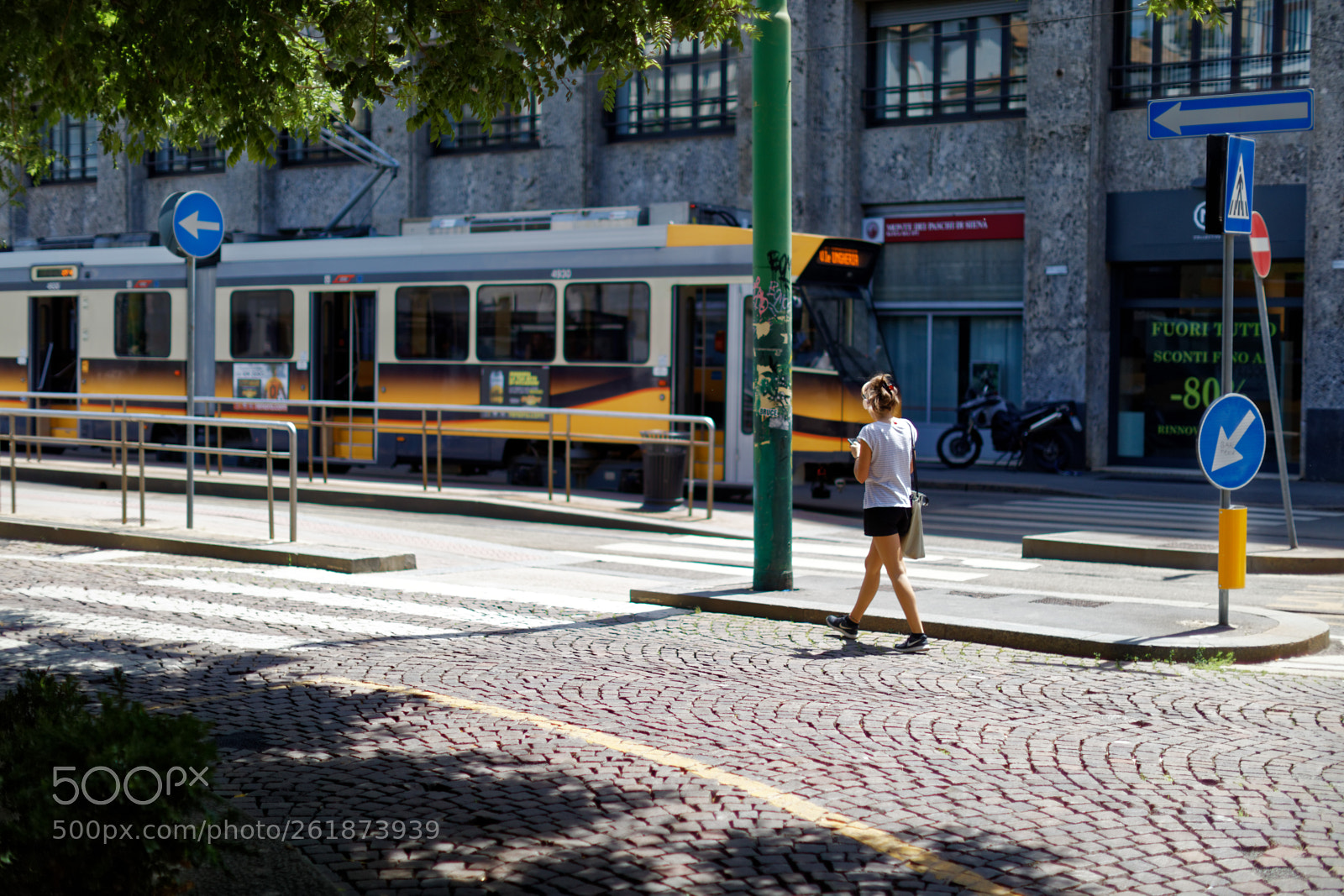 Canon EOS 5DS + Canon EF 50mm F1.2L USM sample photo. A young lady and photography