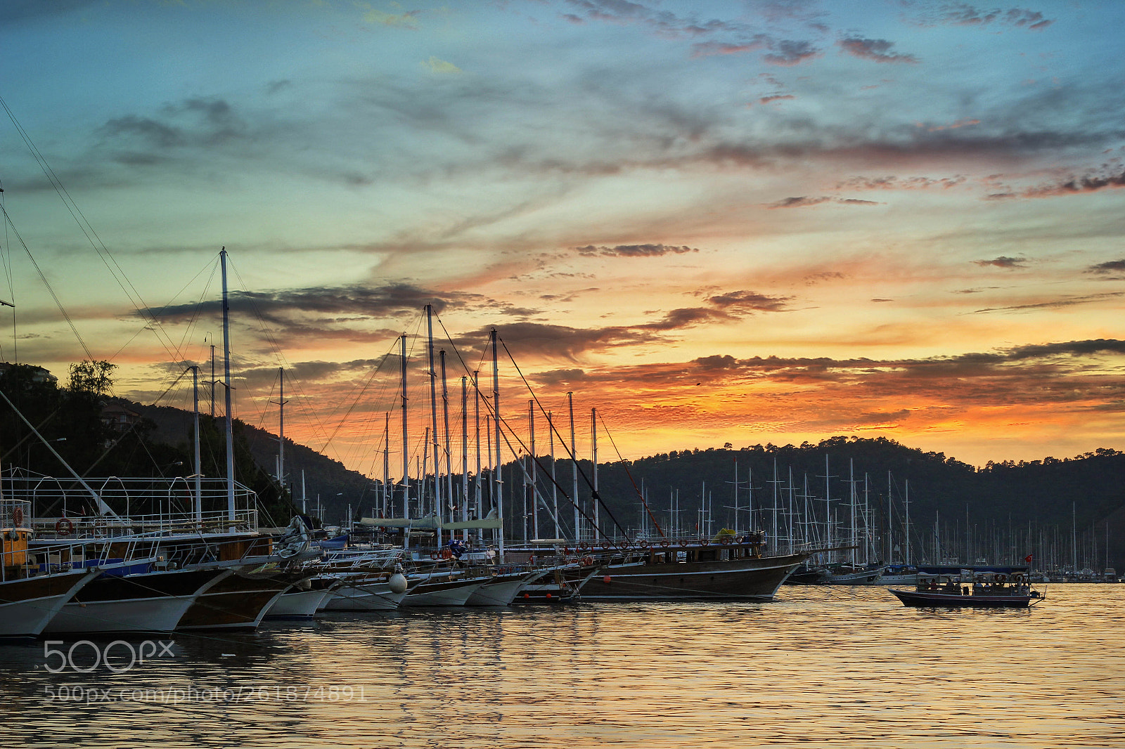 Canon EOS 550D (EOS Rebel T2i / EOS Kiss X4) sample photo. Fethiye harbor and sunset photography