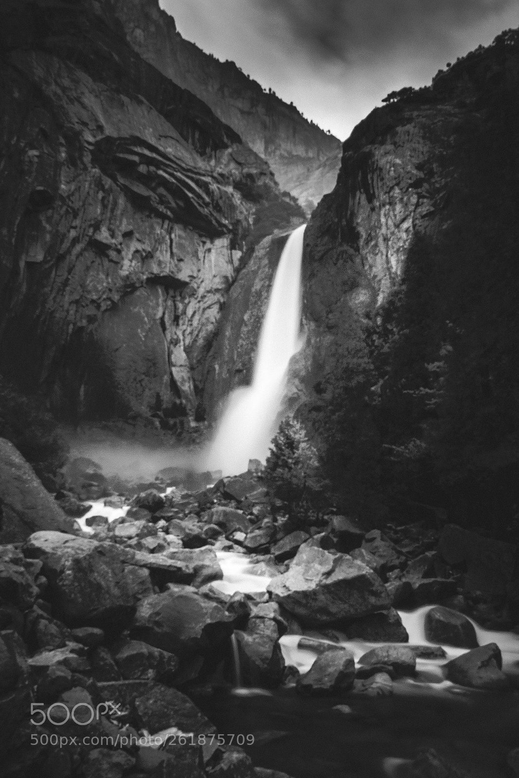 Canon EOS 550D (EOS Rebel T2i / EOS Kiss X4) sample photo. Yosemite falls photography
