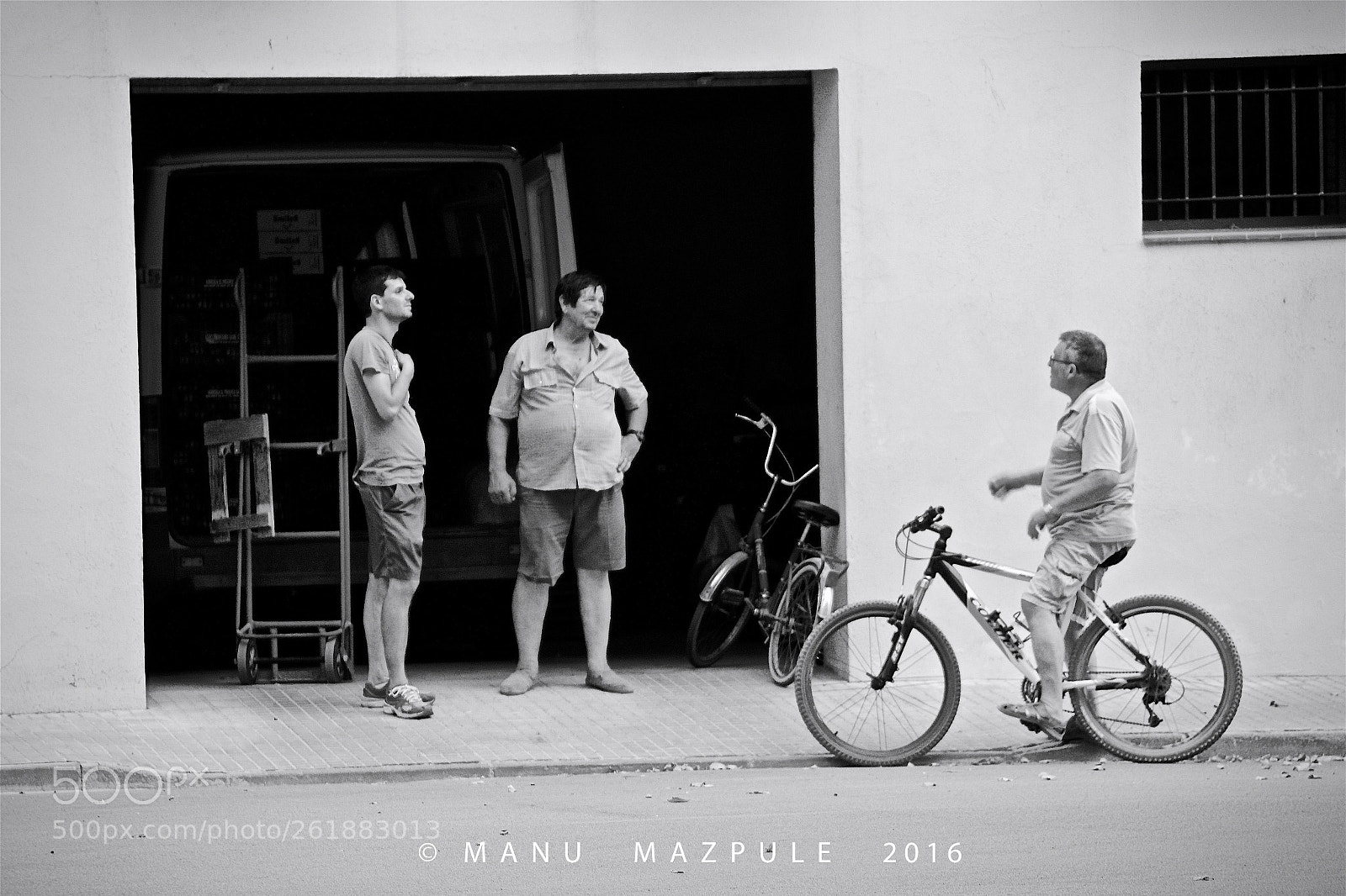 Canon EOS 70D sample photo. 158. people in girona. catalunya... photography