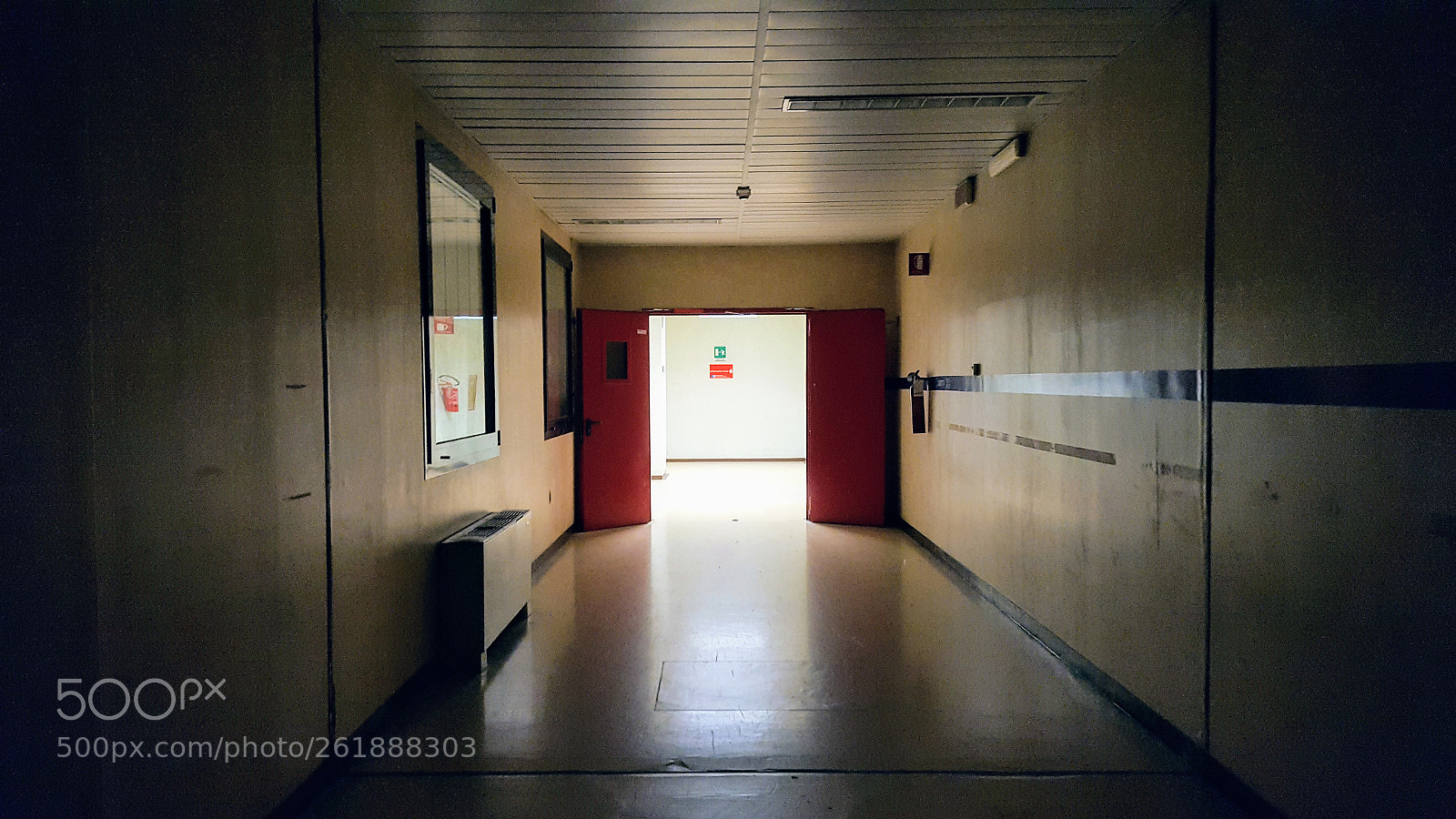 Samsung Galaxy S6 sample photo. Cercando l'uscita. photography