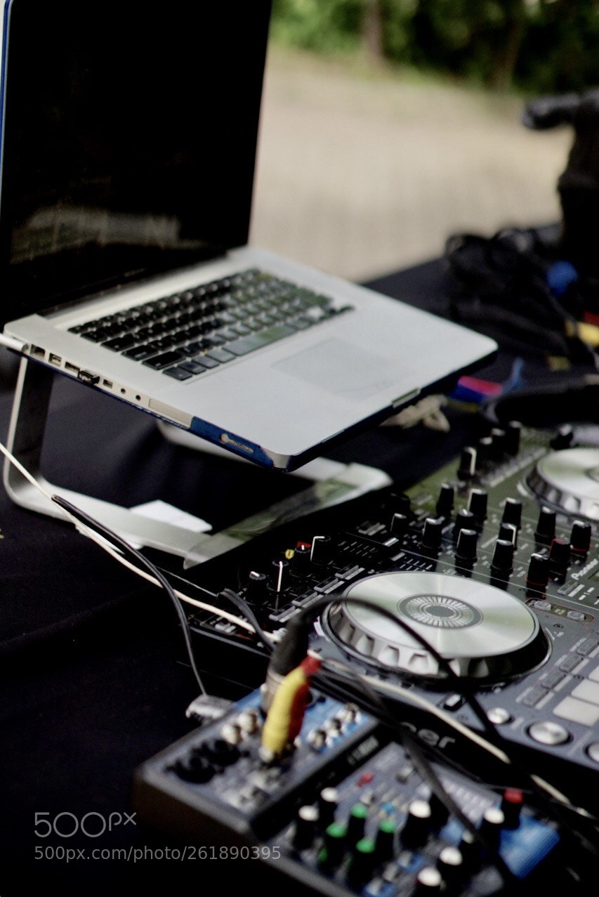 Sony a7 II sample photo. Disk jockey set up photography