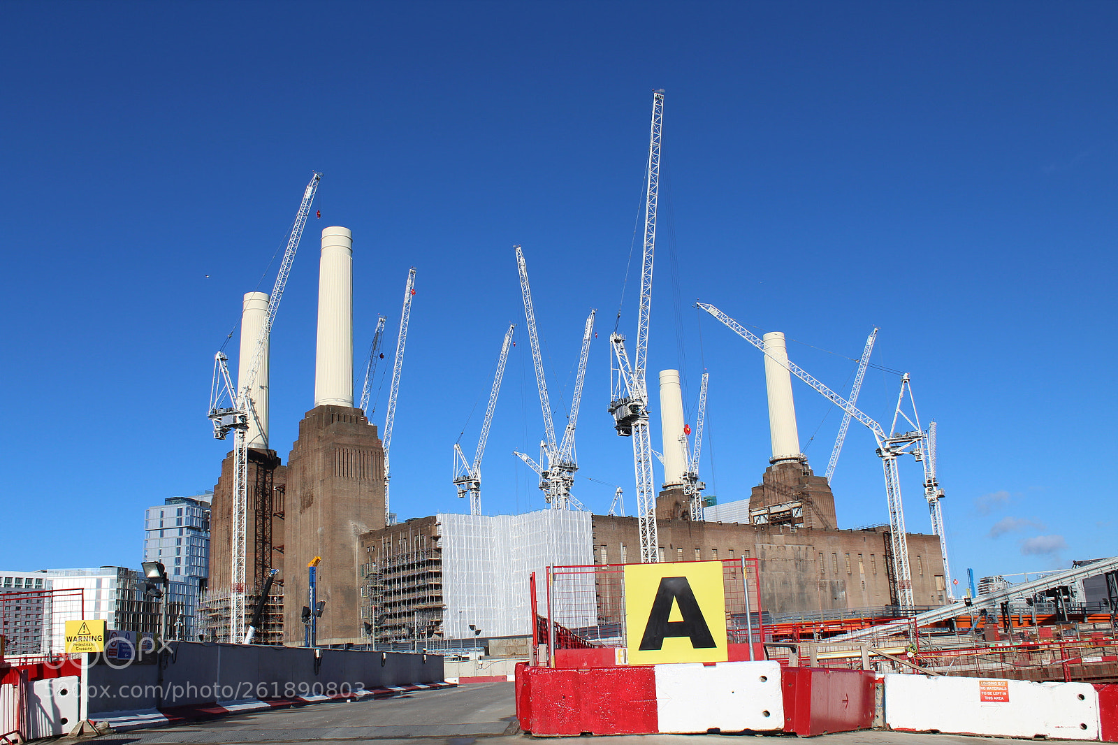 Canon EOS 1300D (EOS Rebel T6 / EOS Kiss X80) sample photo. Battersea power station photography