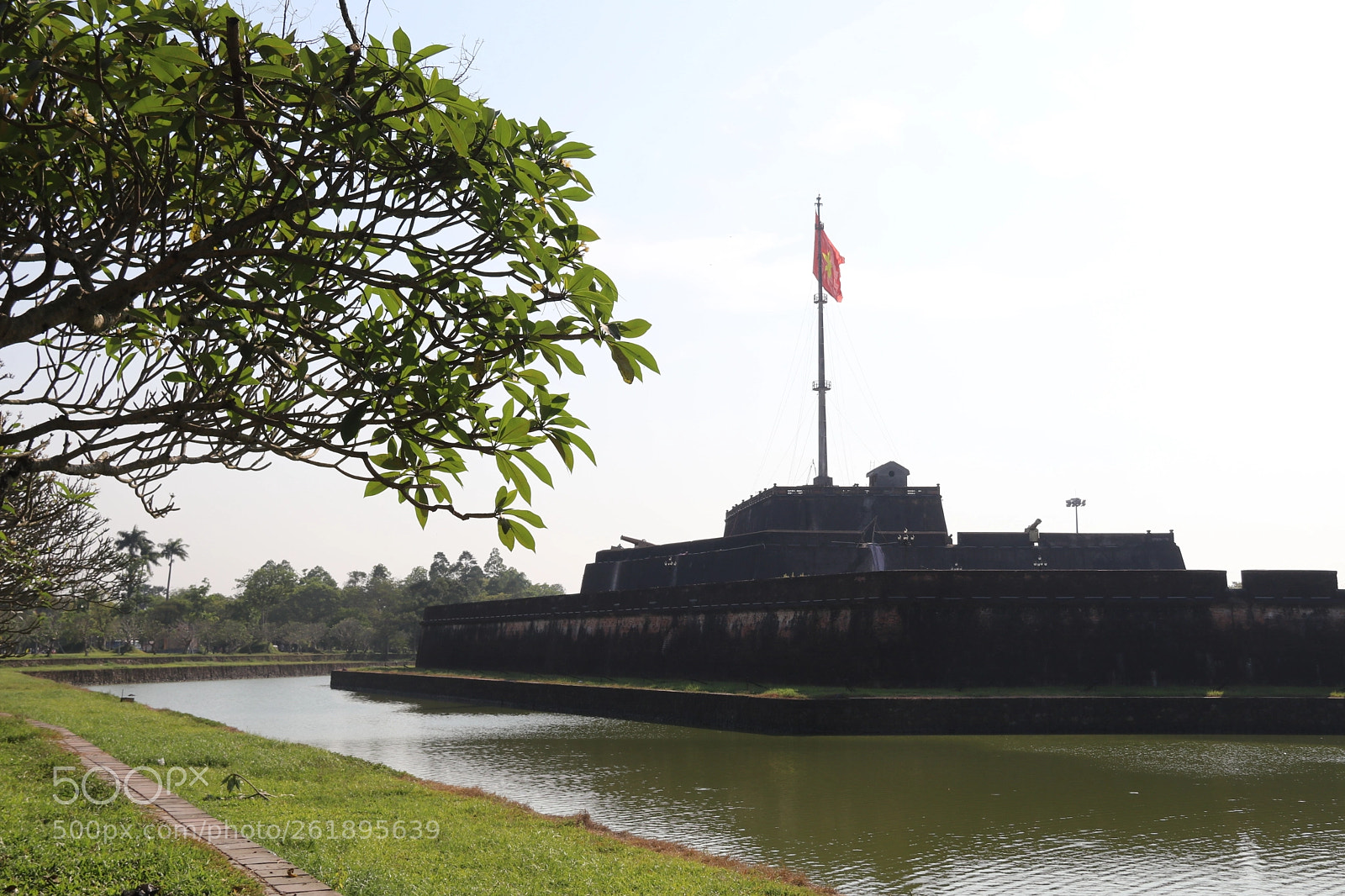 Canon EOS 80D sample photo. Hue-2018ze.jpg photography