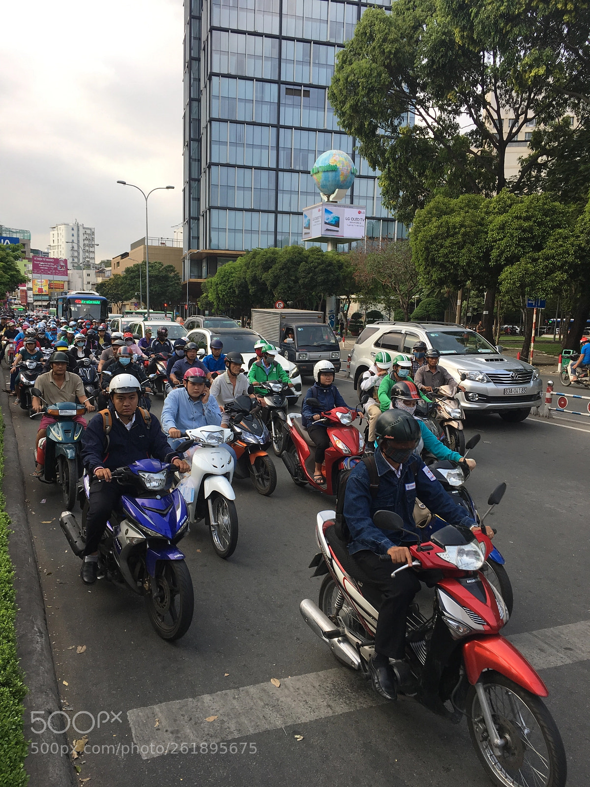 Apple iPhone 6s sample photo. Ho-chi-minh-city-2018zzv.jpg photography