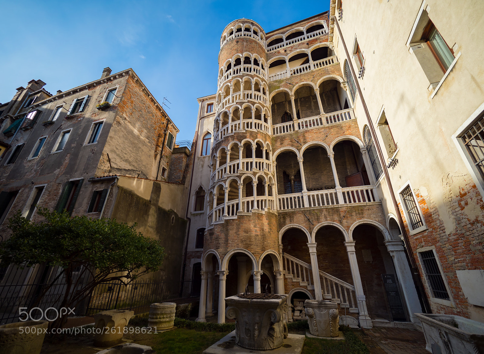 Olympus OM-D E-M1 Mark II sample photo. View at scala contarini photography
