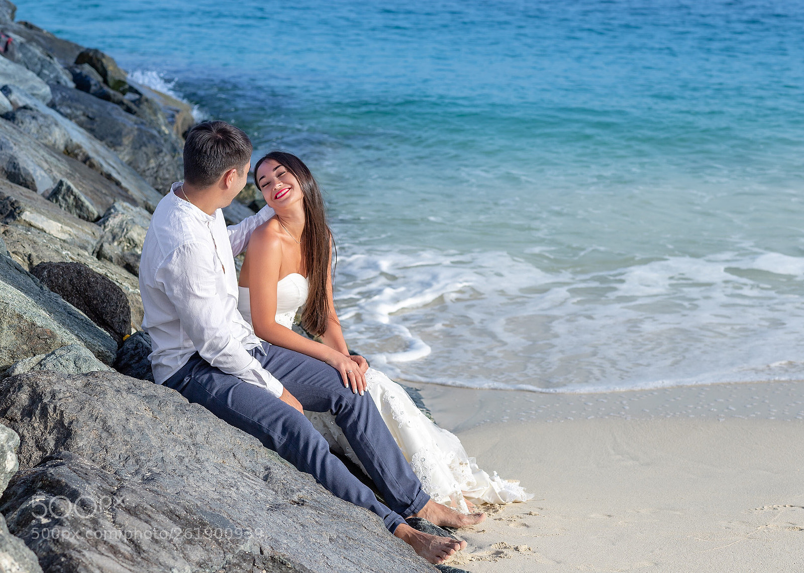 Canon EOS 6D Mark II sample photo. Love and the sea photography