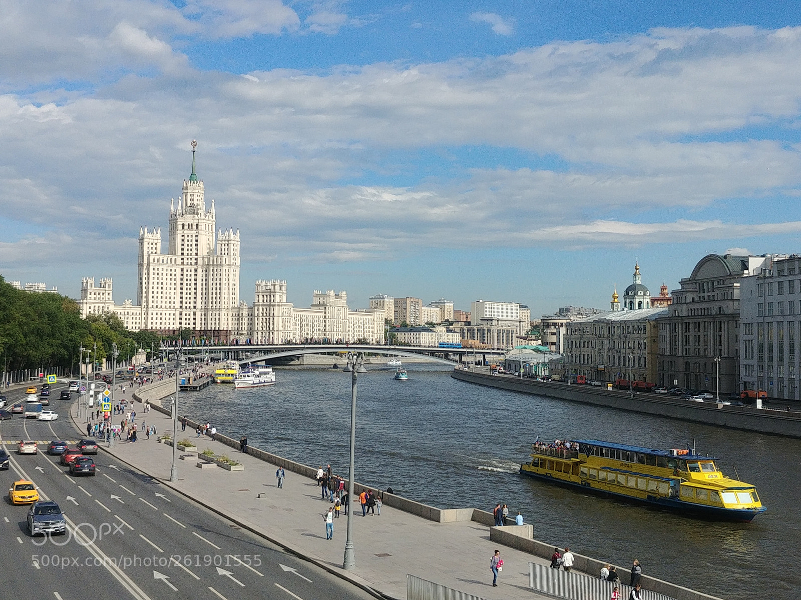 LG G6 sample photo. Moscow river photography