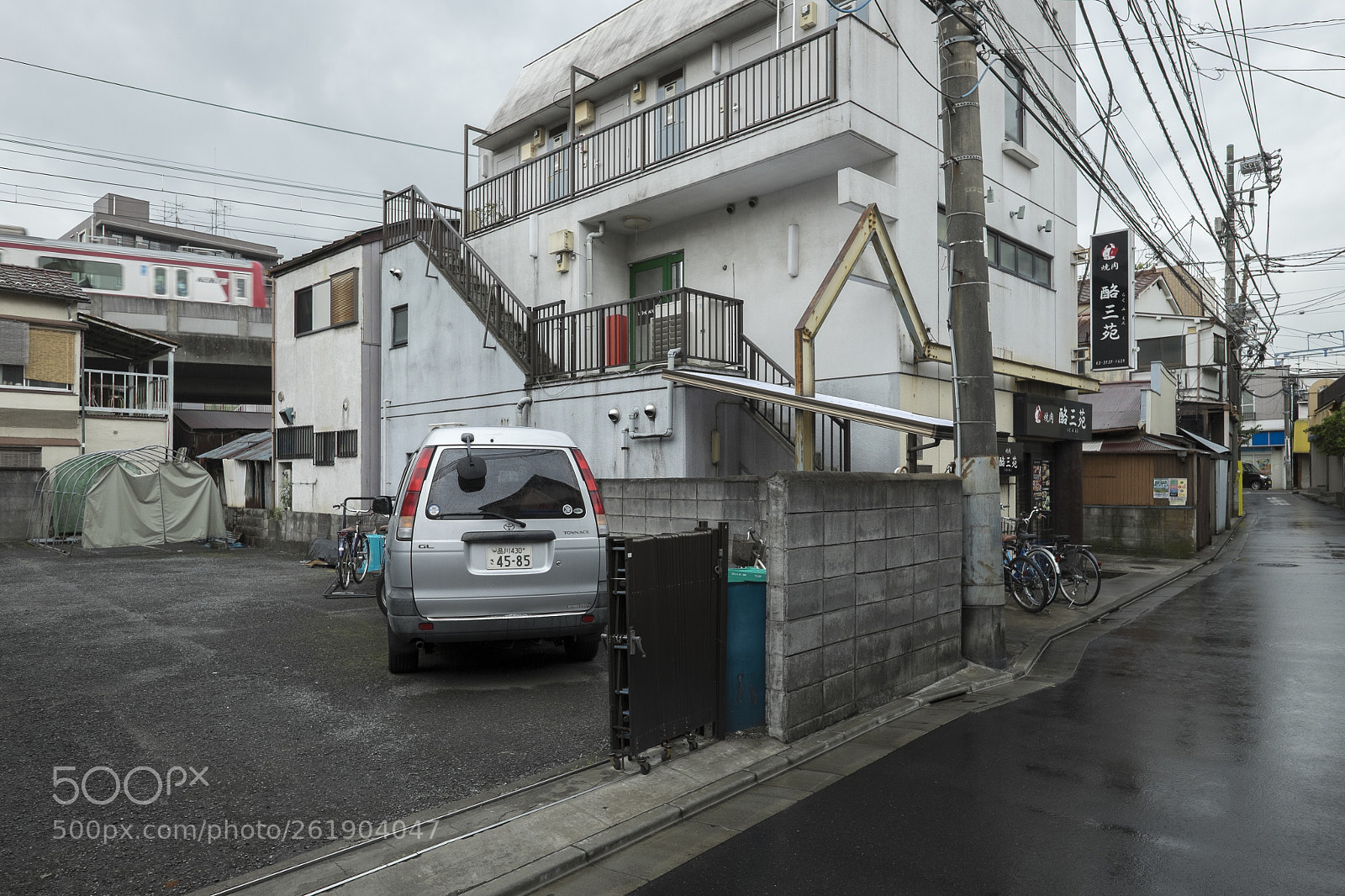 Fujifilm X-T1 sample photo. Tokyo.大田区仲六郷　六郷土手駅北口 photography