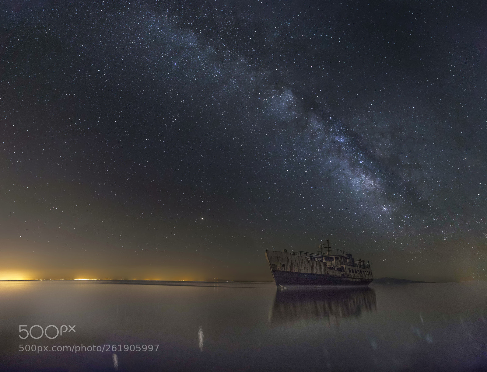 Canon EOS 6D Mark II sample photo. Lonely ship photography