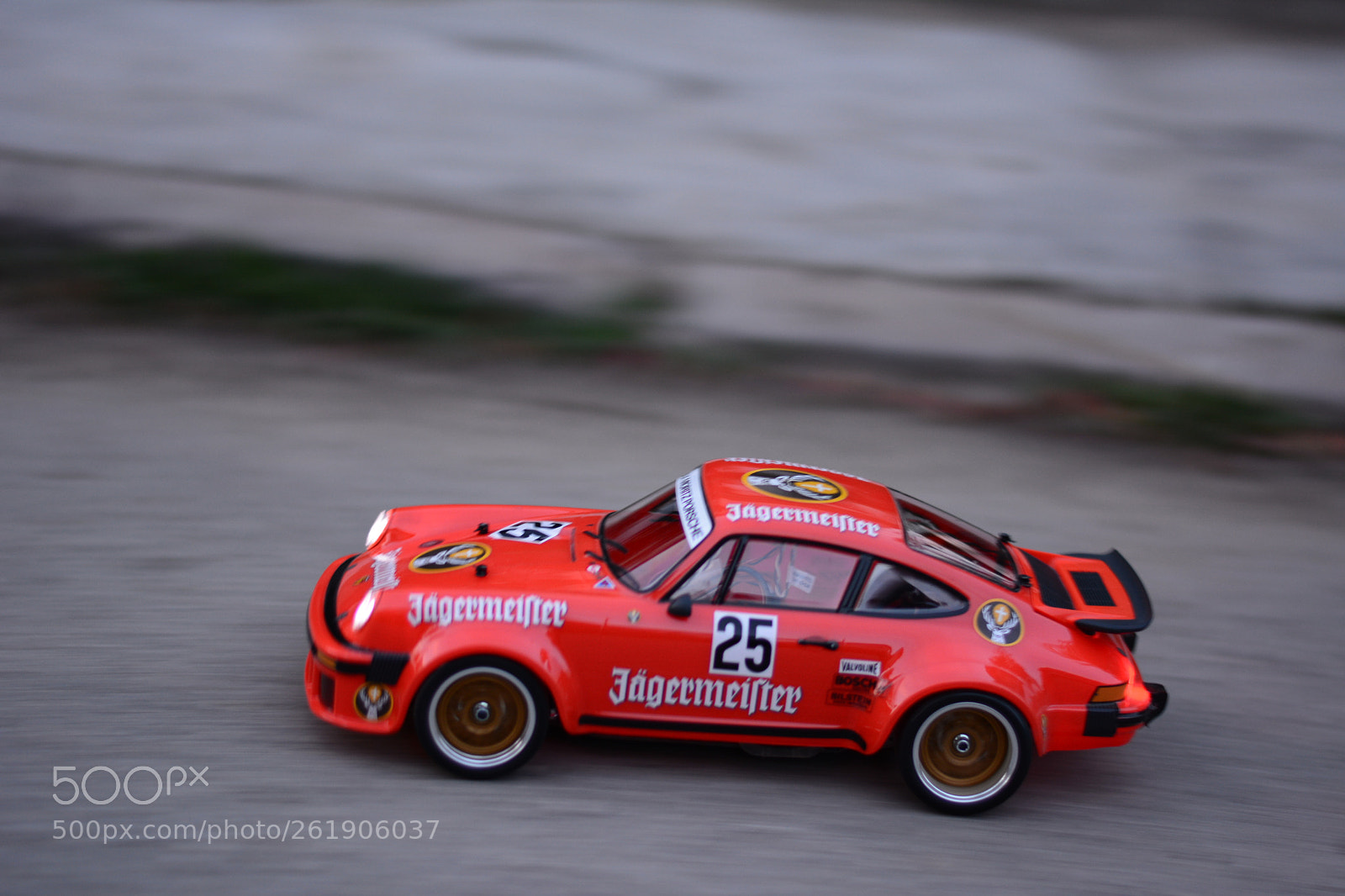 Nikon D5200 + Nikon AF-S Nikkor 50mm F1.8G sample photo. Victory in motion photography