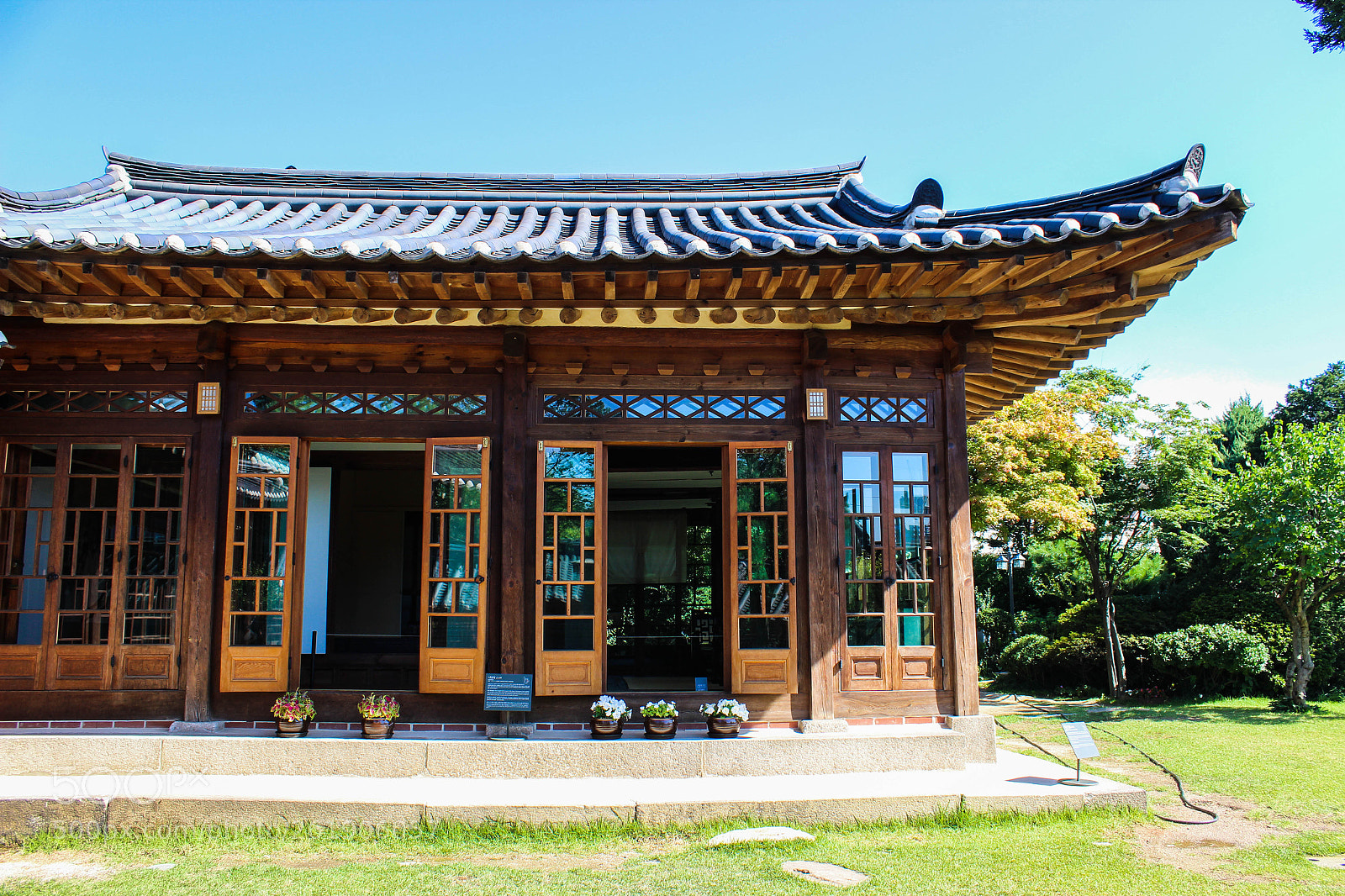 Canon EOS 600D (Rebel EOS T3i / EOS Kiss X5) sample photo. Korean traditional house 1 photography