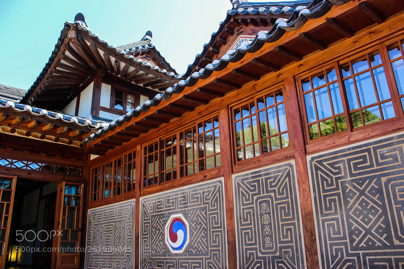 Canon EOS 600D (Rebel EOS T3i / EOS Kiss X5) sample photo. Korean traditional house 3 photography