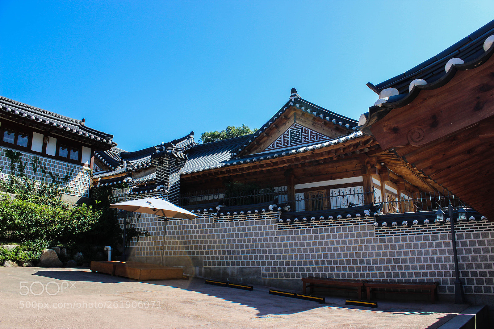 Canon EOS 600D (Rebel EOS T3i / EOS Kiss X5) sample photo. Traditional building in bukcheon 1 photography