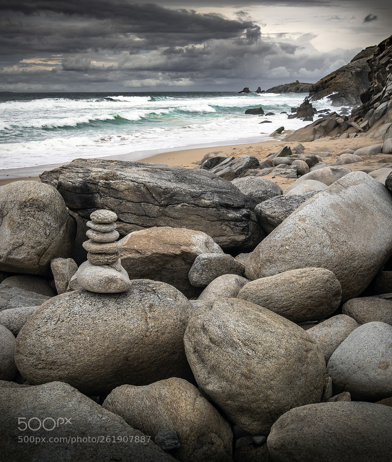 Pentax K-3 sample photo. Quiberon. cairn photography