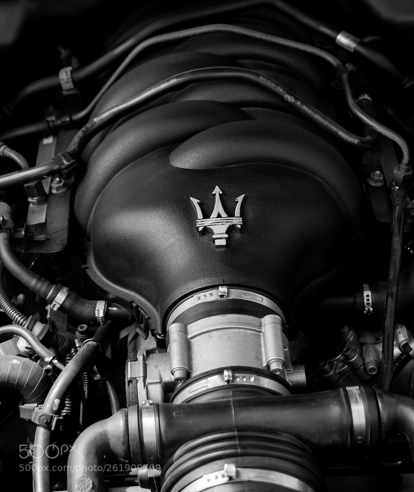 Canon EOS 70D sample photo. Maserati quattroporte engine photography