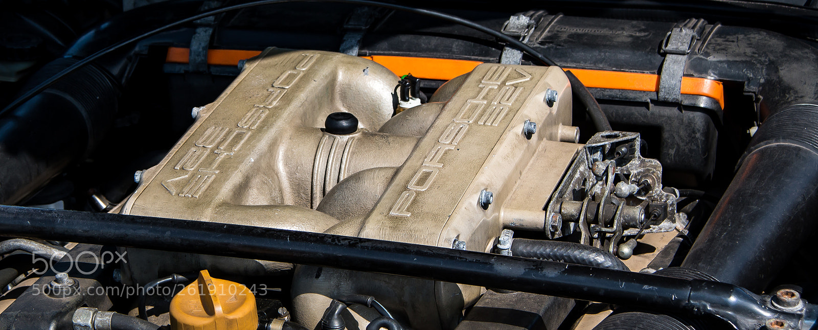 Canon EOS 70D sample photo. Porsche 928 engine photography