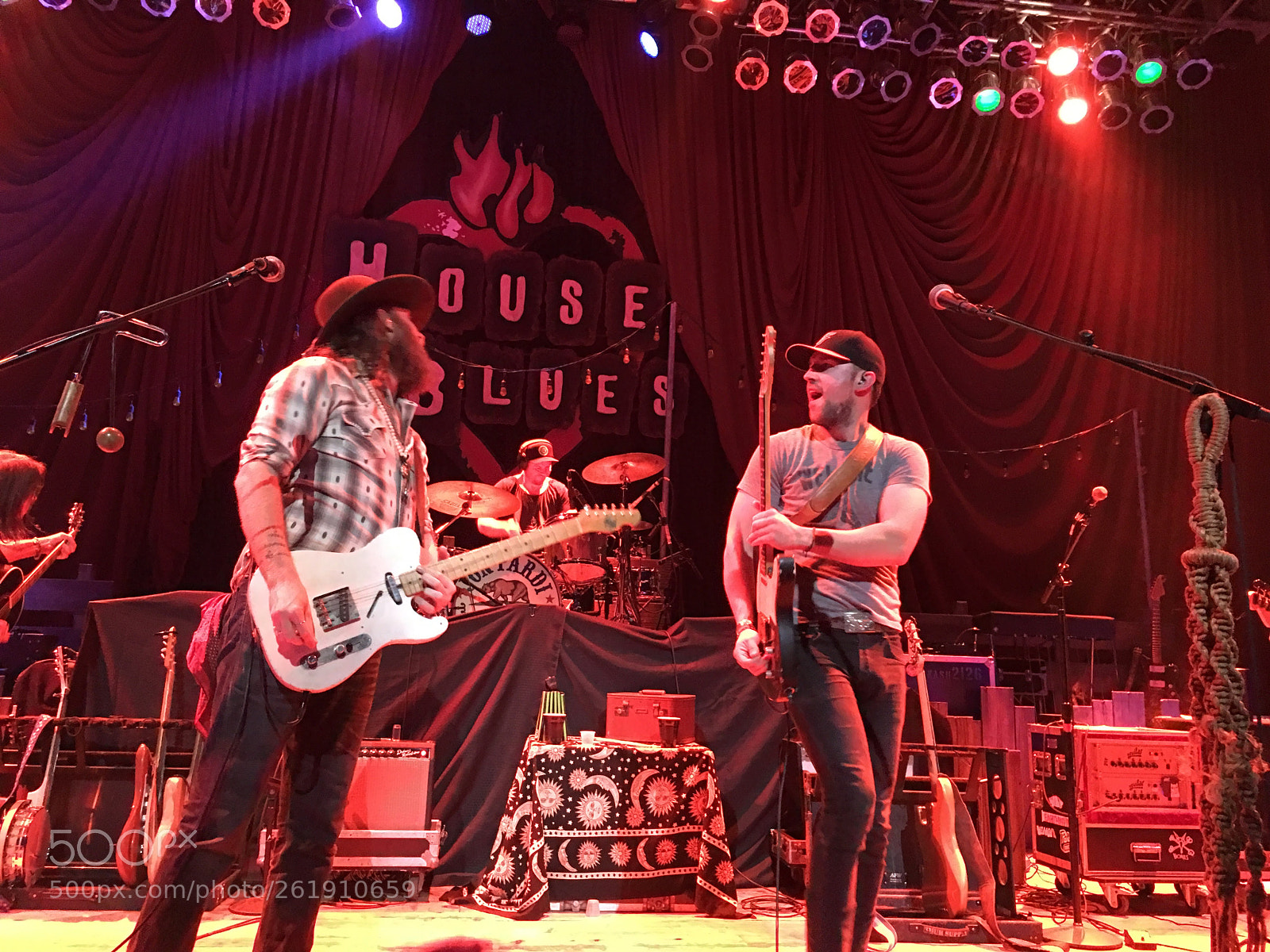 Apple iPhone 6s Plus sample photo. Brothers osborne performing at photography