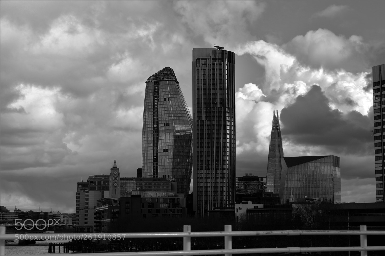 Canon EOS 1300D (EOS Rebel T6 / EOS Kiss X80) sample photo. Waterloo bridge photography