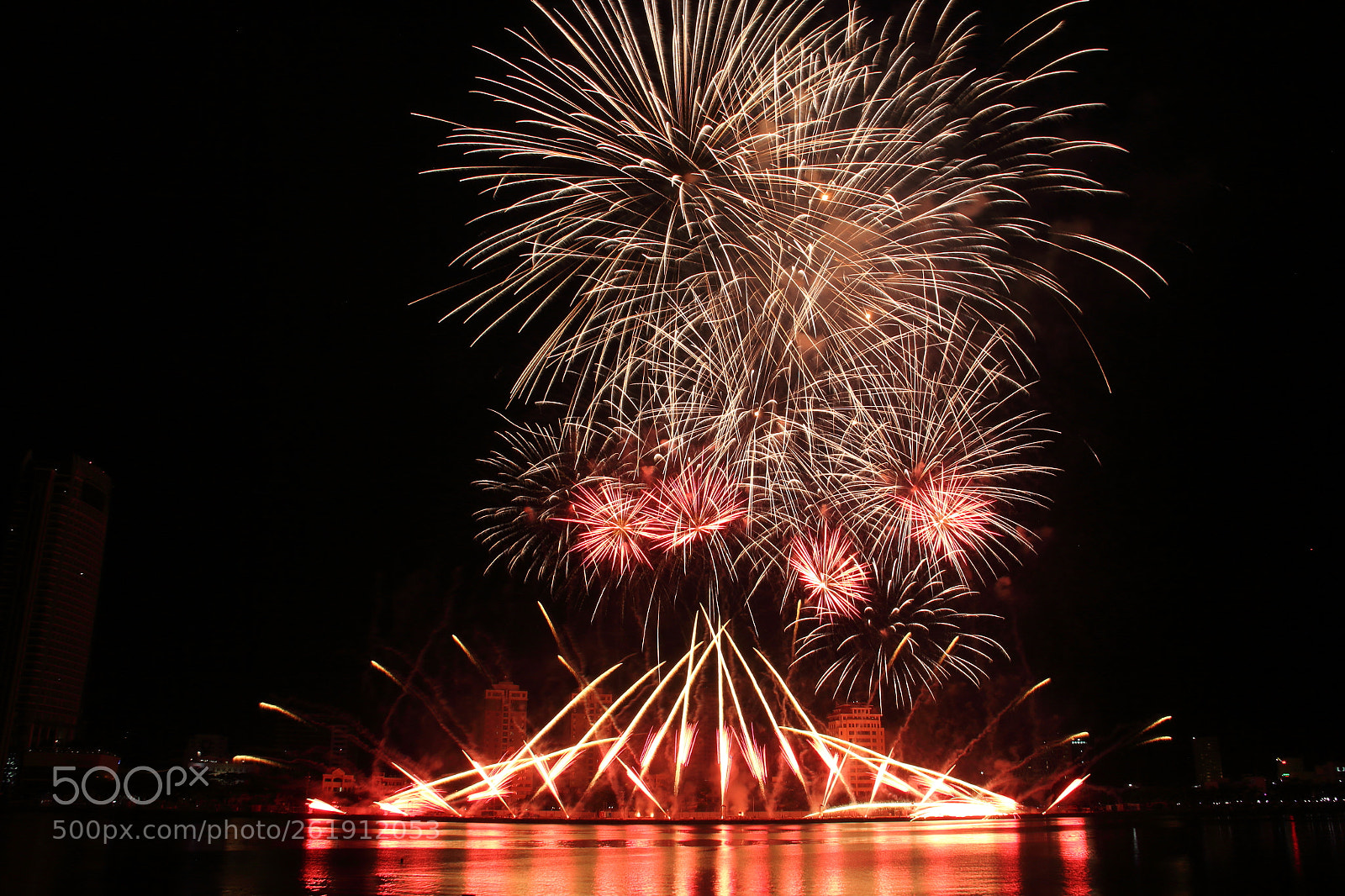 Canon EF-S 18-135mm F3.5-5.6 IS sample photo. Fireworks photography