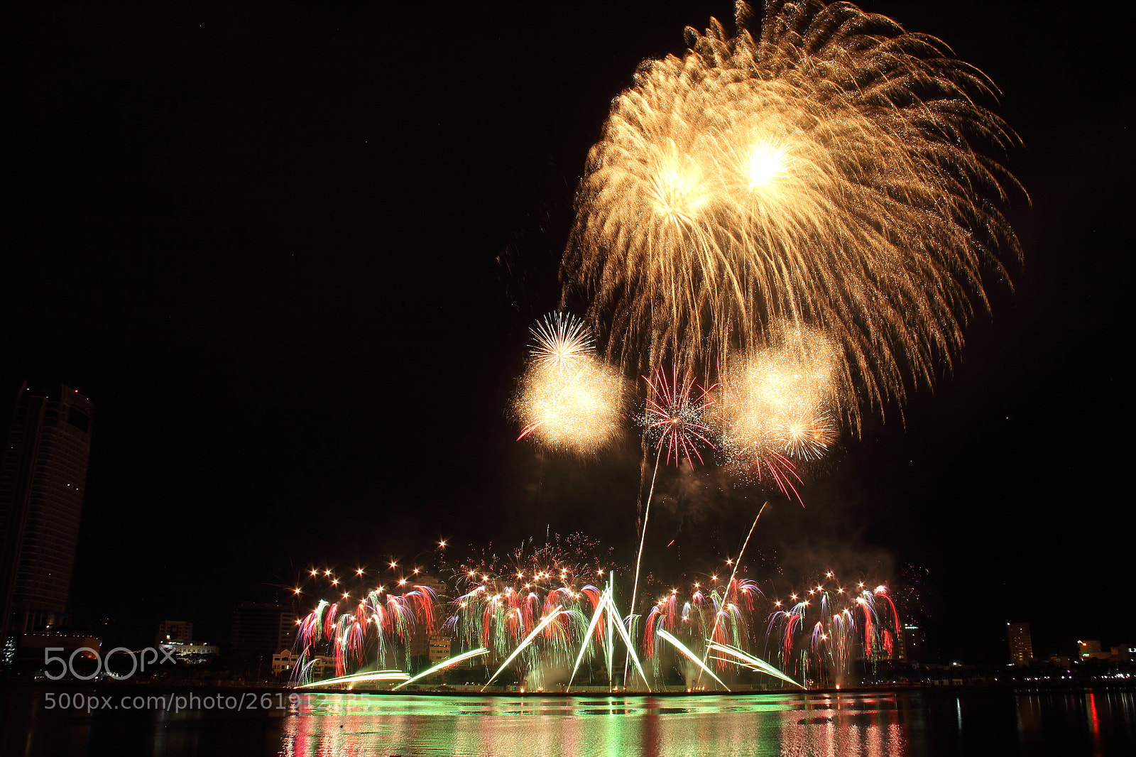 Canon EF-S 18-135mm F3.5-5.6 IS sample photo. Fireworks photography