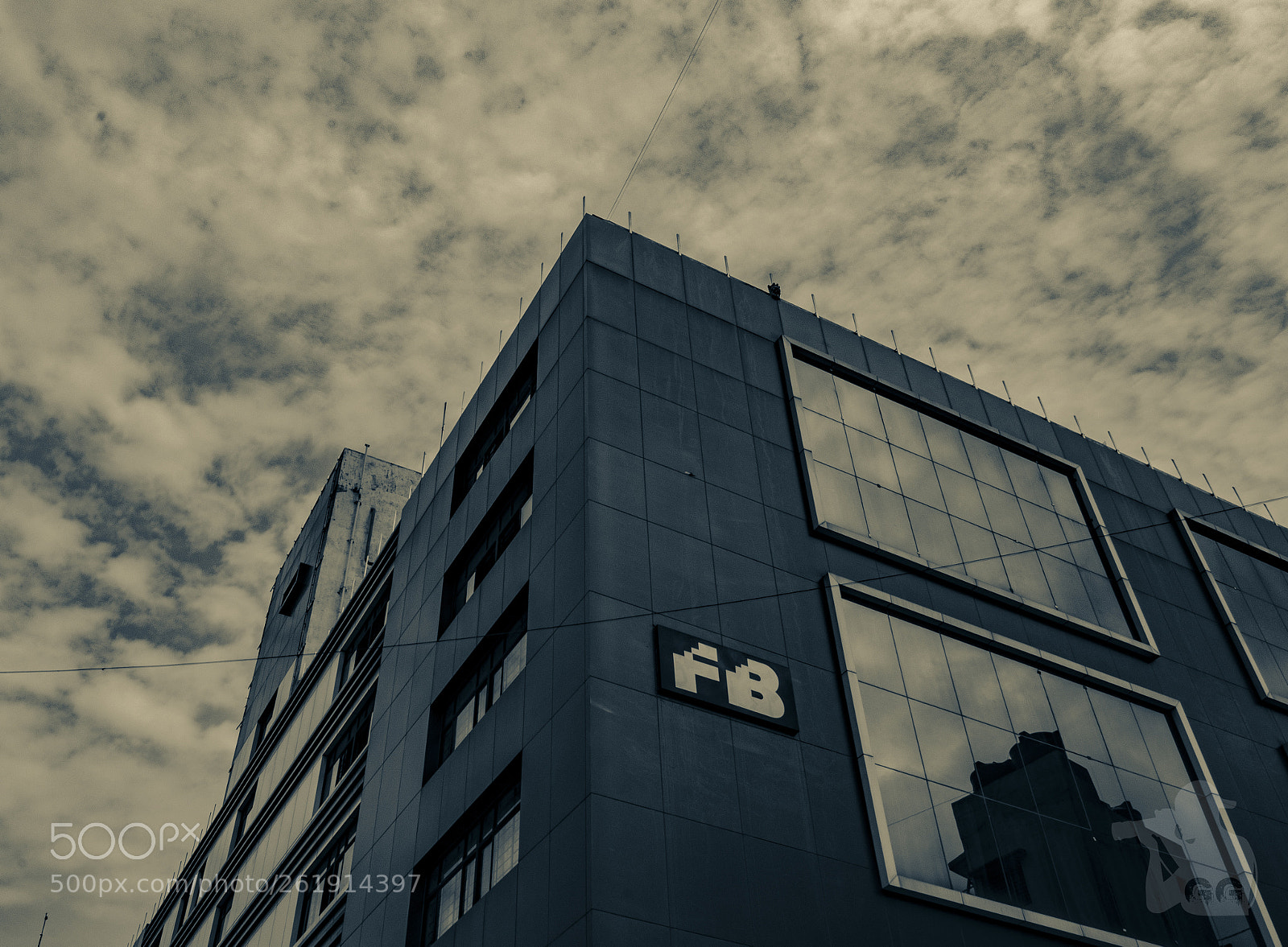 Canon EOS 80D sample photo. College building photography