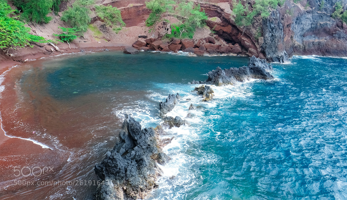 Fujifilm X-Pro2 sample photo. Red sand beach photography