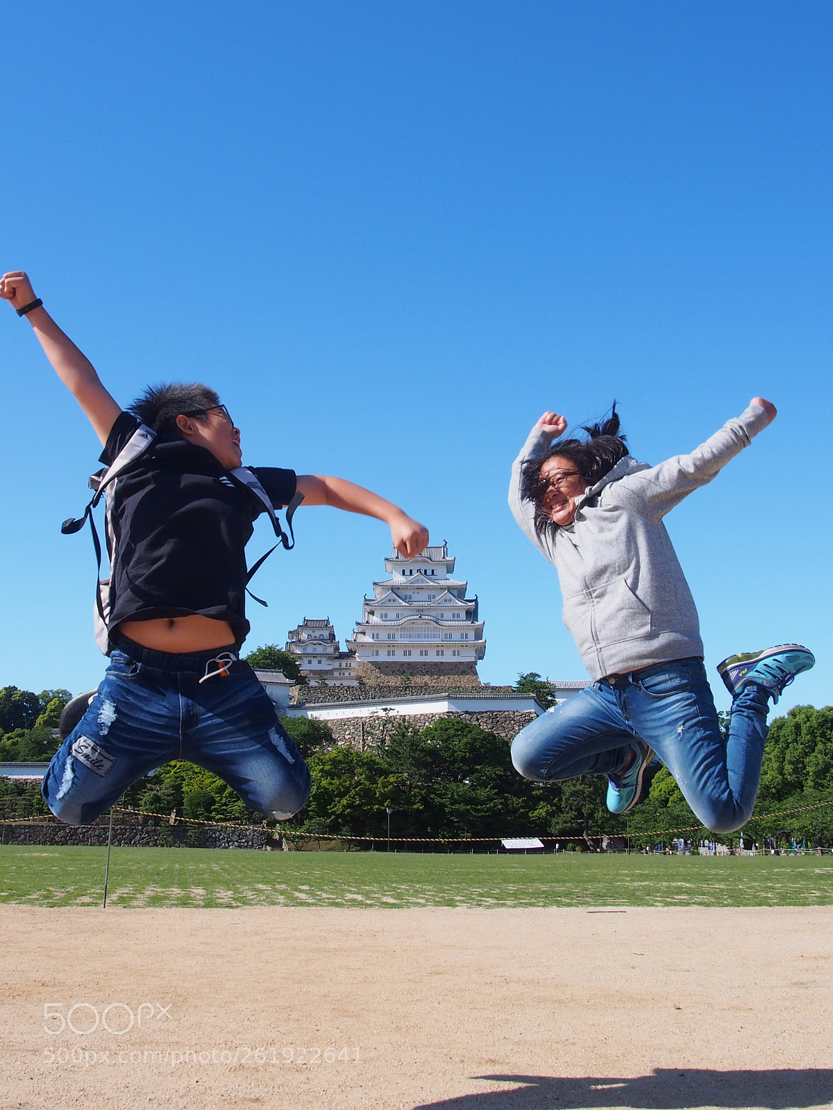 Olympus PEN E-PL6 sample photo. Jump jump himeji photography