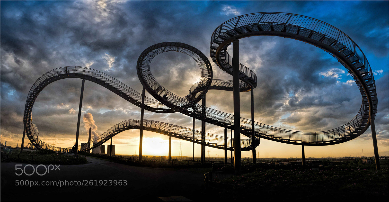 Olympus OM-D E-M1 sample photo. Tiger and turtle sculpture photography