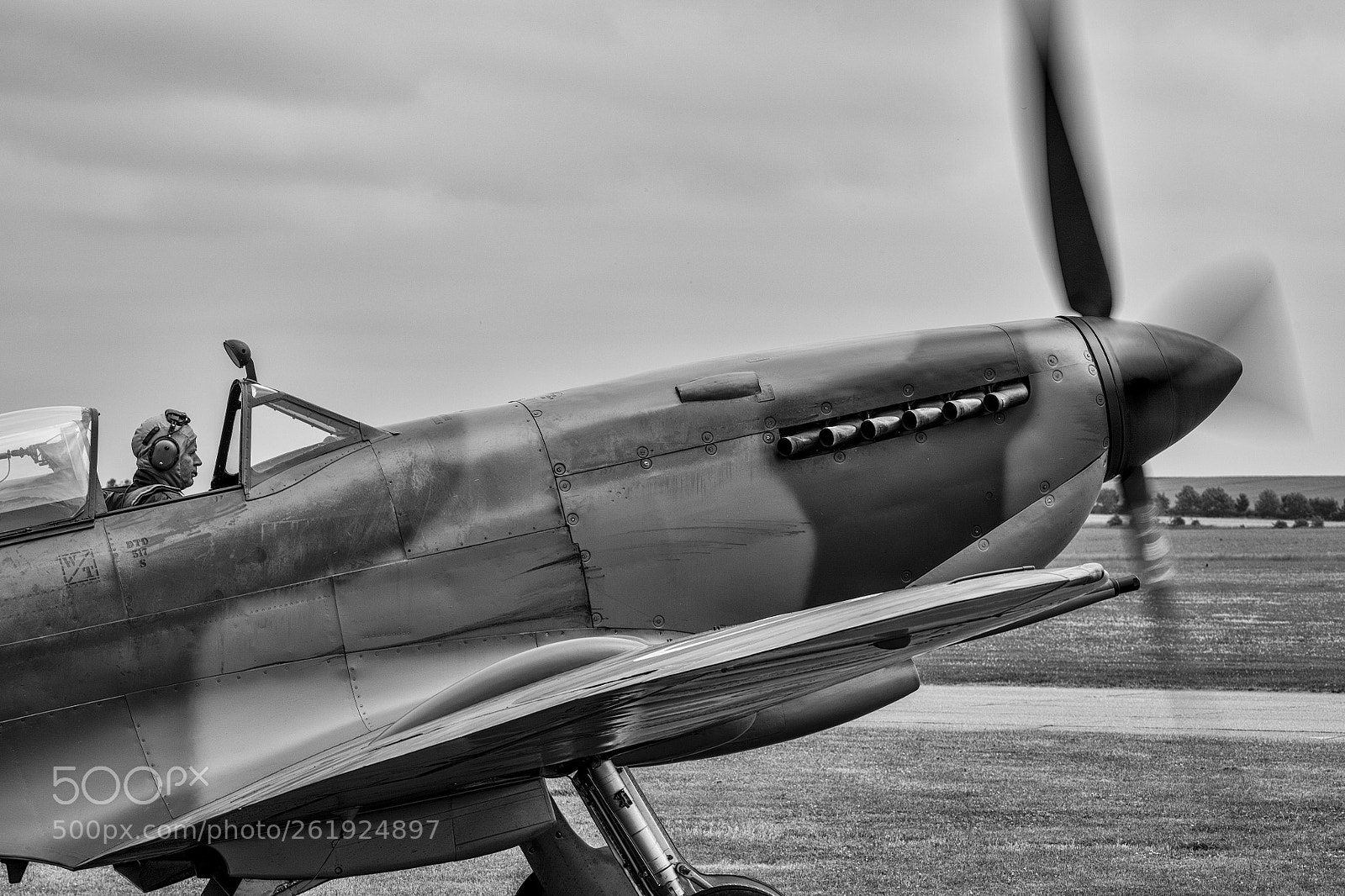 Canon EOS 5DS sample photo. The spitfire man photography
