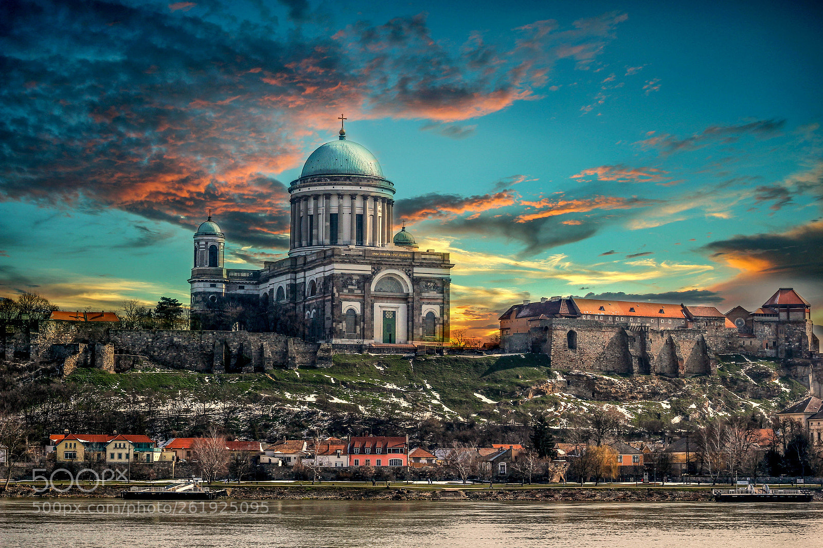 Canon EOS 550D (EOS Rebel T2i / EOS Kiss X4) sample photo. Budapest old church photography