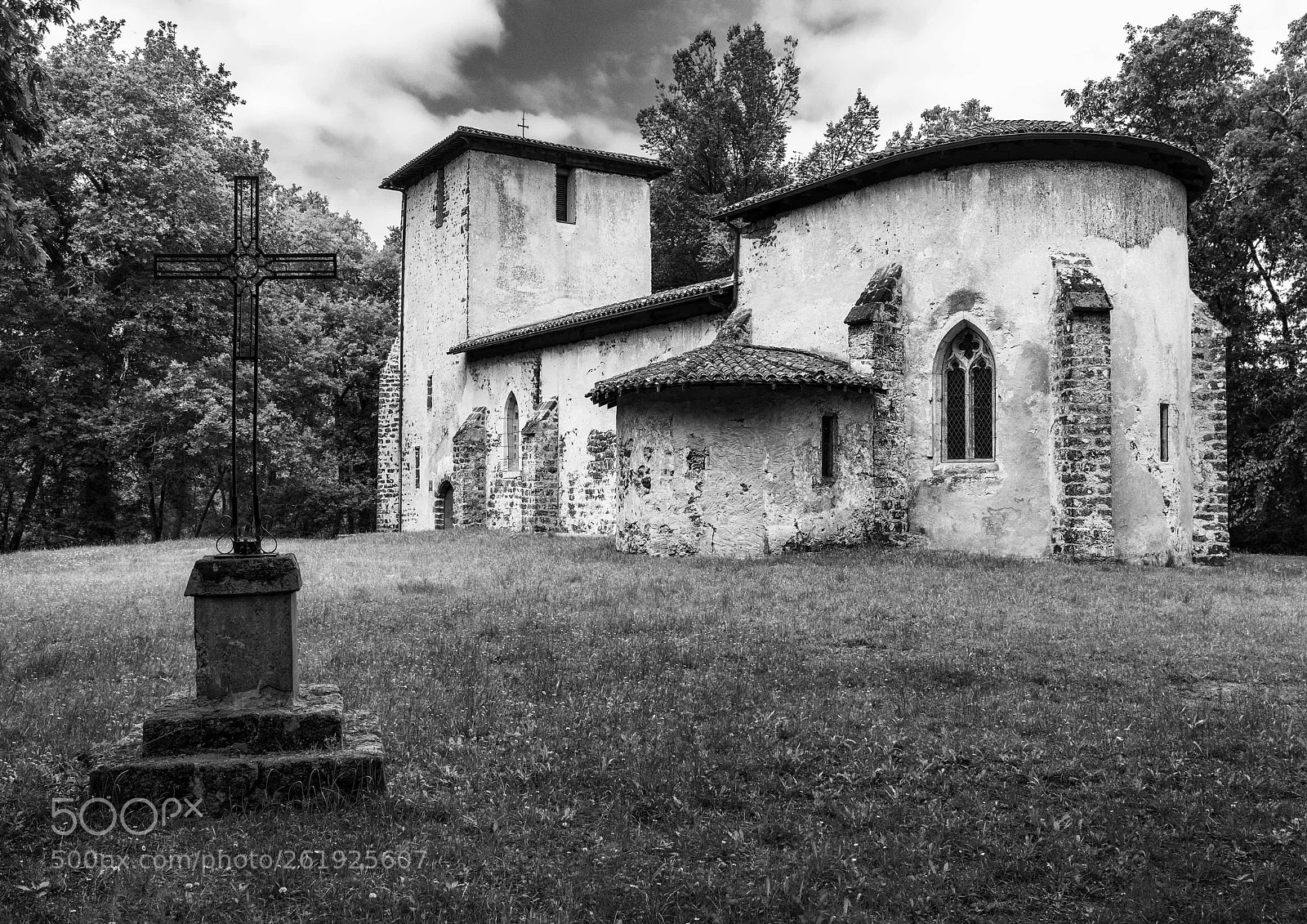 Fujifilm X-T2 sample photo. L'eglise du vieux lugos photography