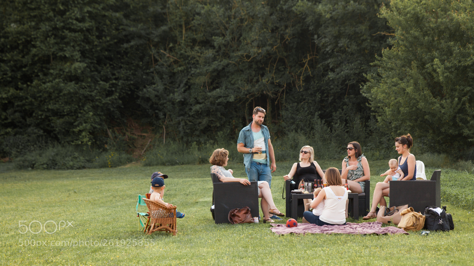 Canon EOS 5D Mark II sample photo. Picnic photography