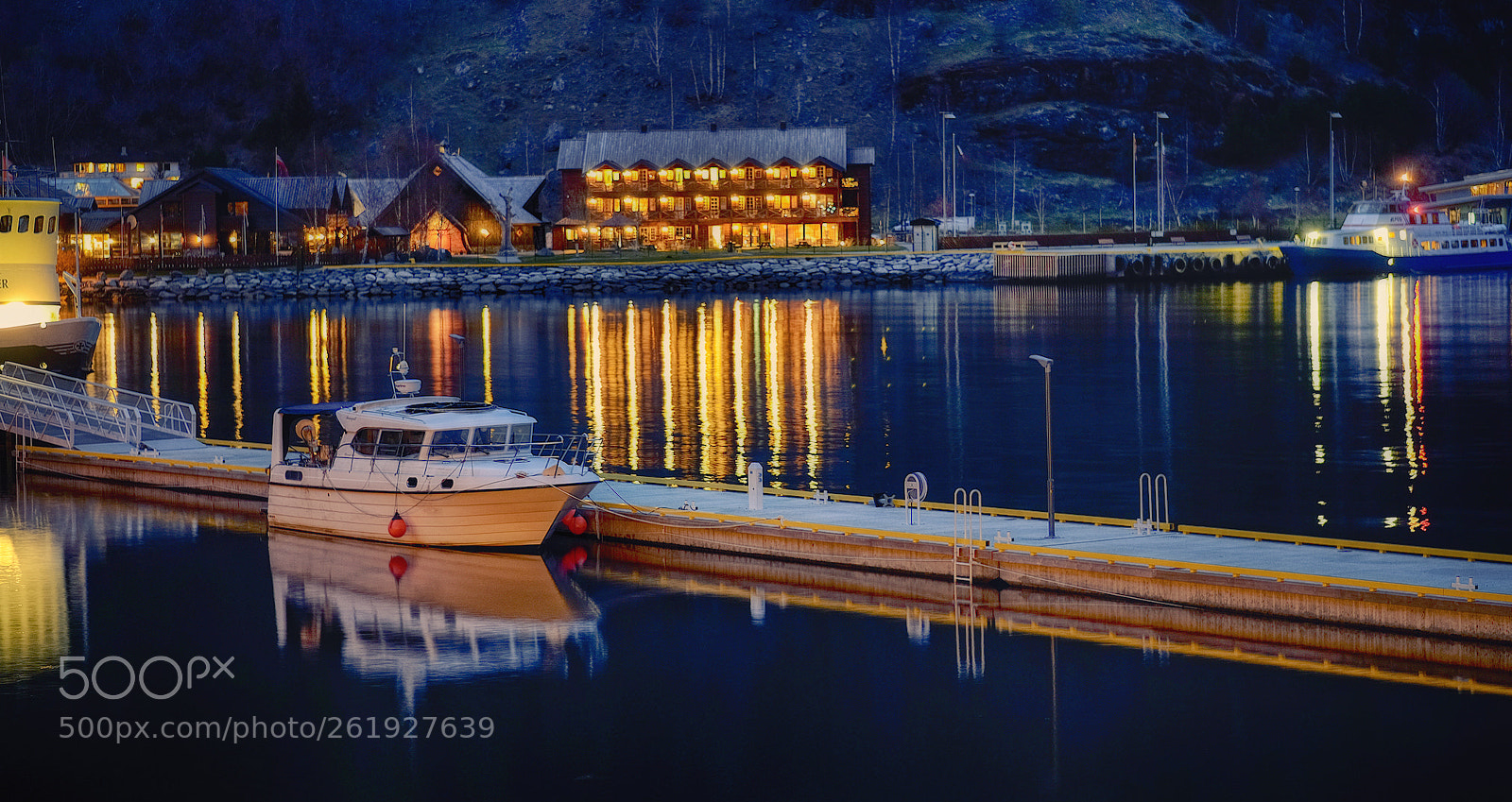 Fujifilm X-T1 sample photo. Flåm photography