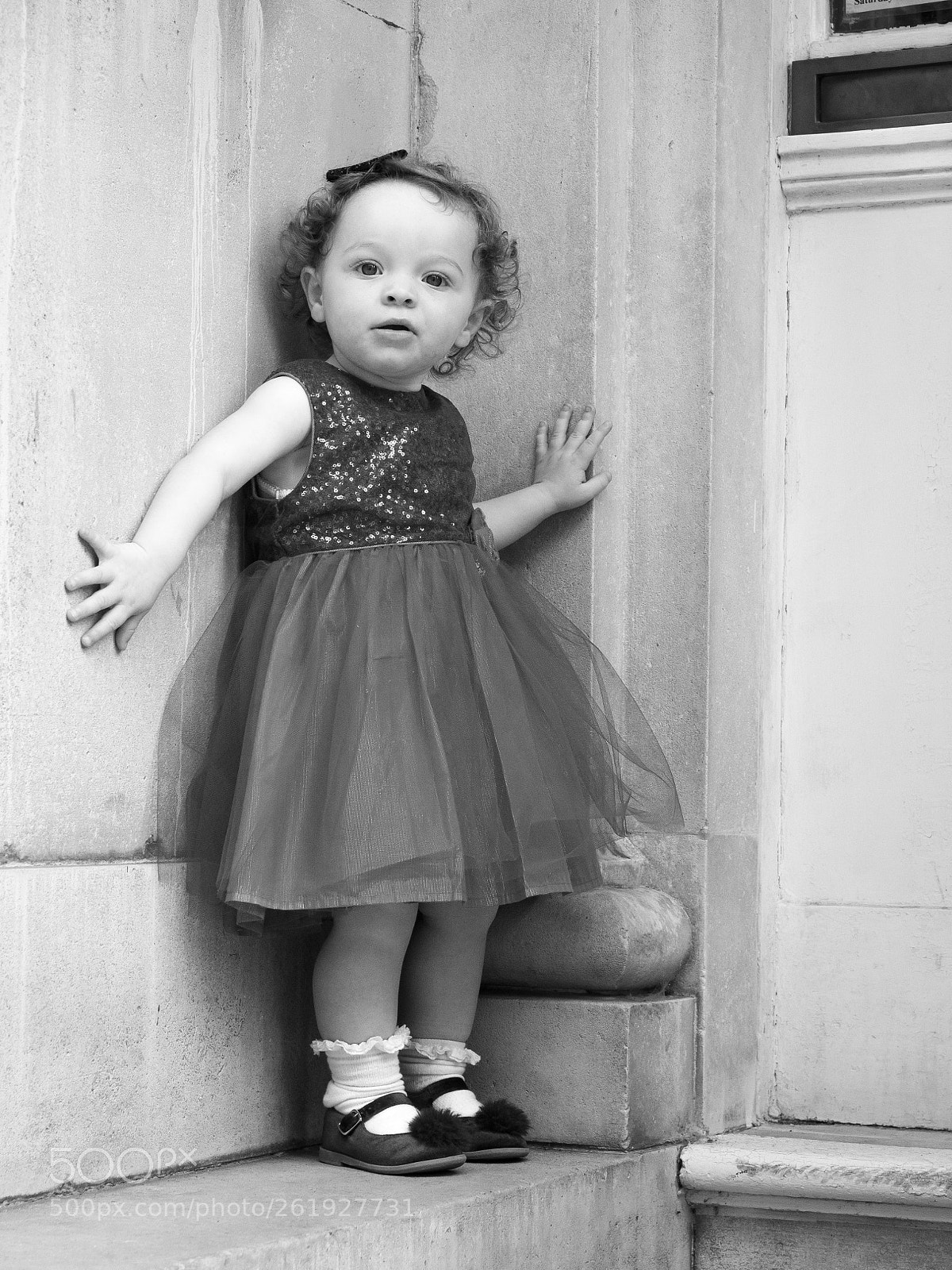 Olympus OM-D E-M5 II sample photo. Hiding from the family photography