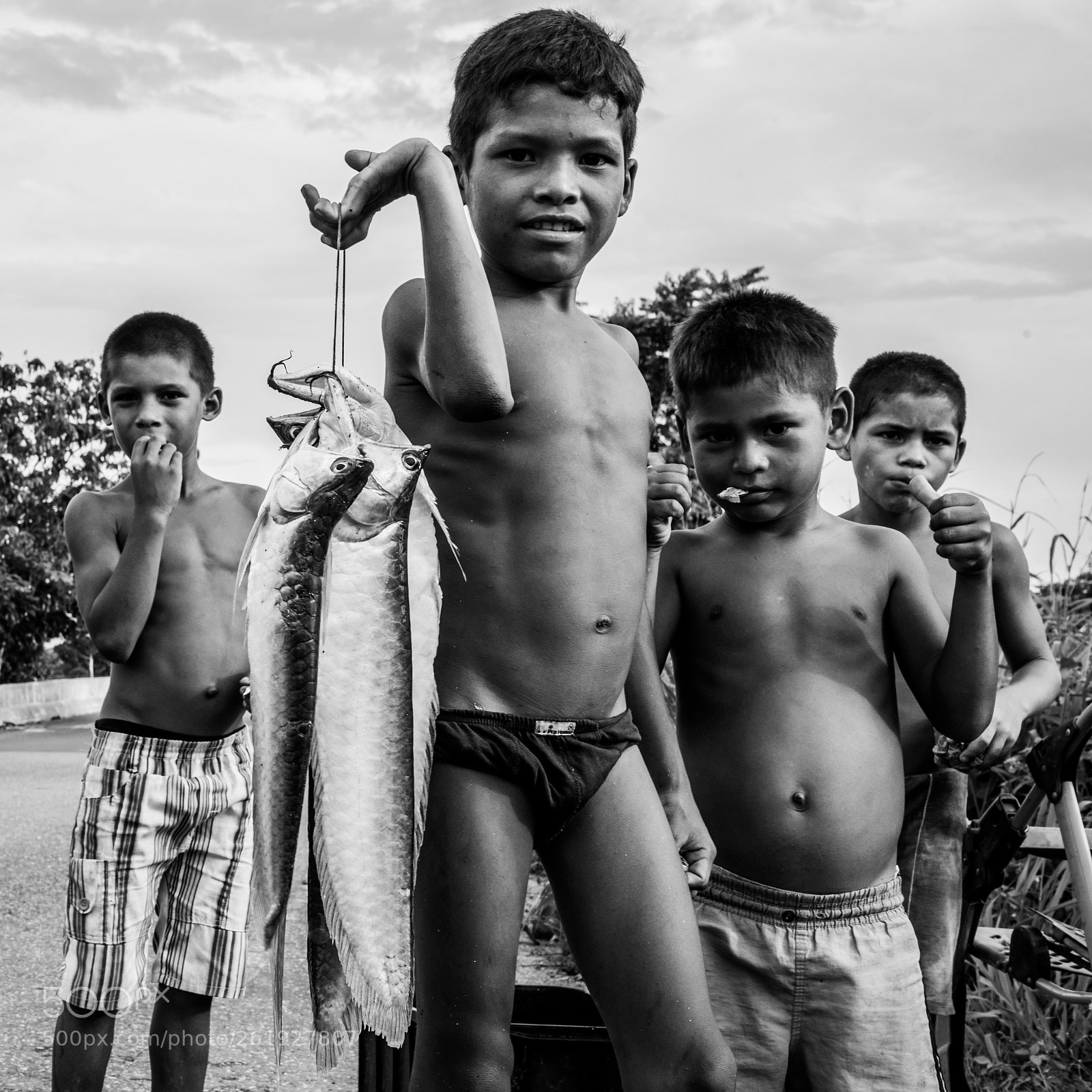 Nikon D600 sample photo. Amazon boys selling fish photography