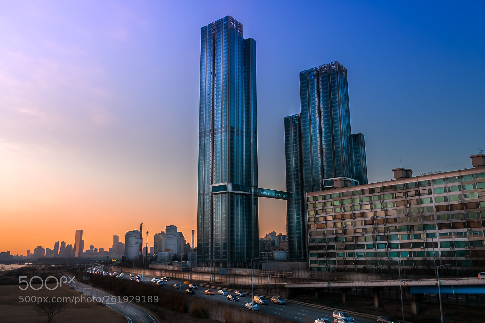 Canon EOS-1D Mark II N sample photo. Building photography
