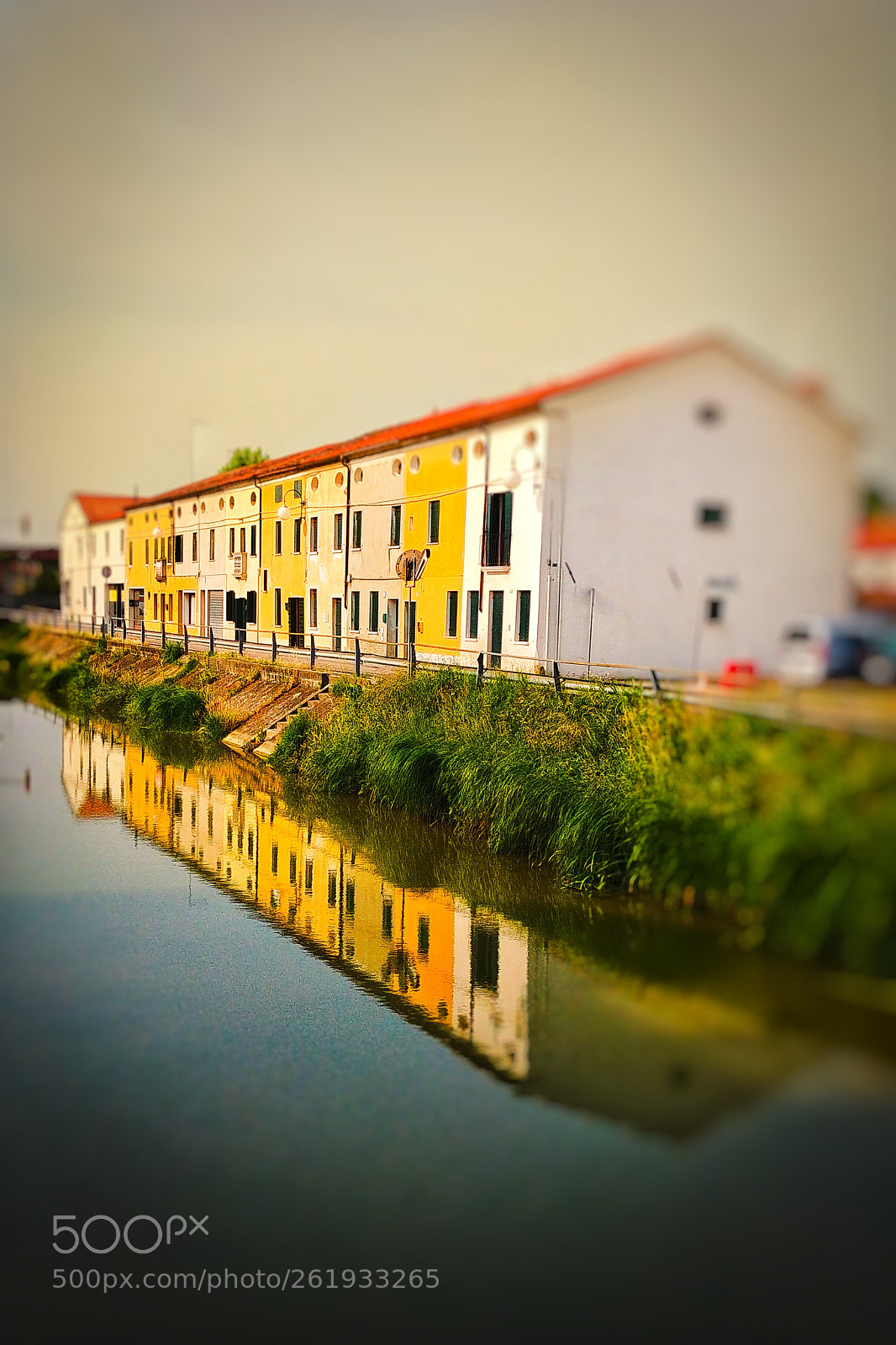LG G6 sample photo. Reflection photography