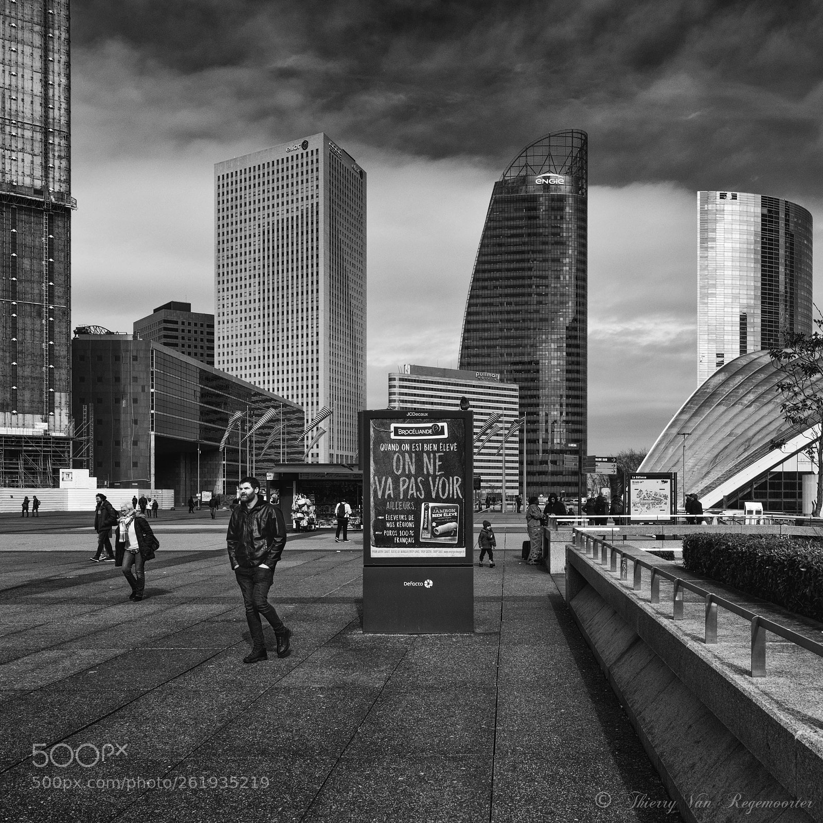 Nikon D7100 sample photo. La d fense dans photography