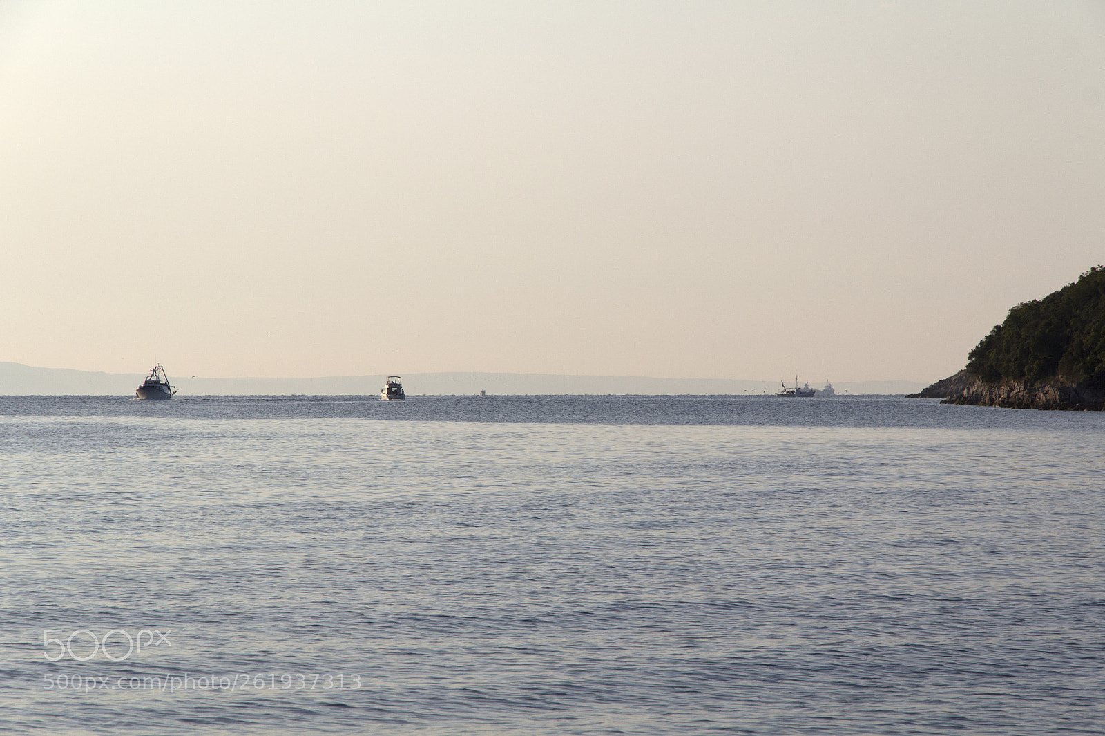 Canon EOS 600D (Rebel EOS T3i / EOS Kiss X5) sample photo. Rush hour photography