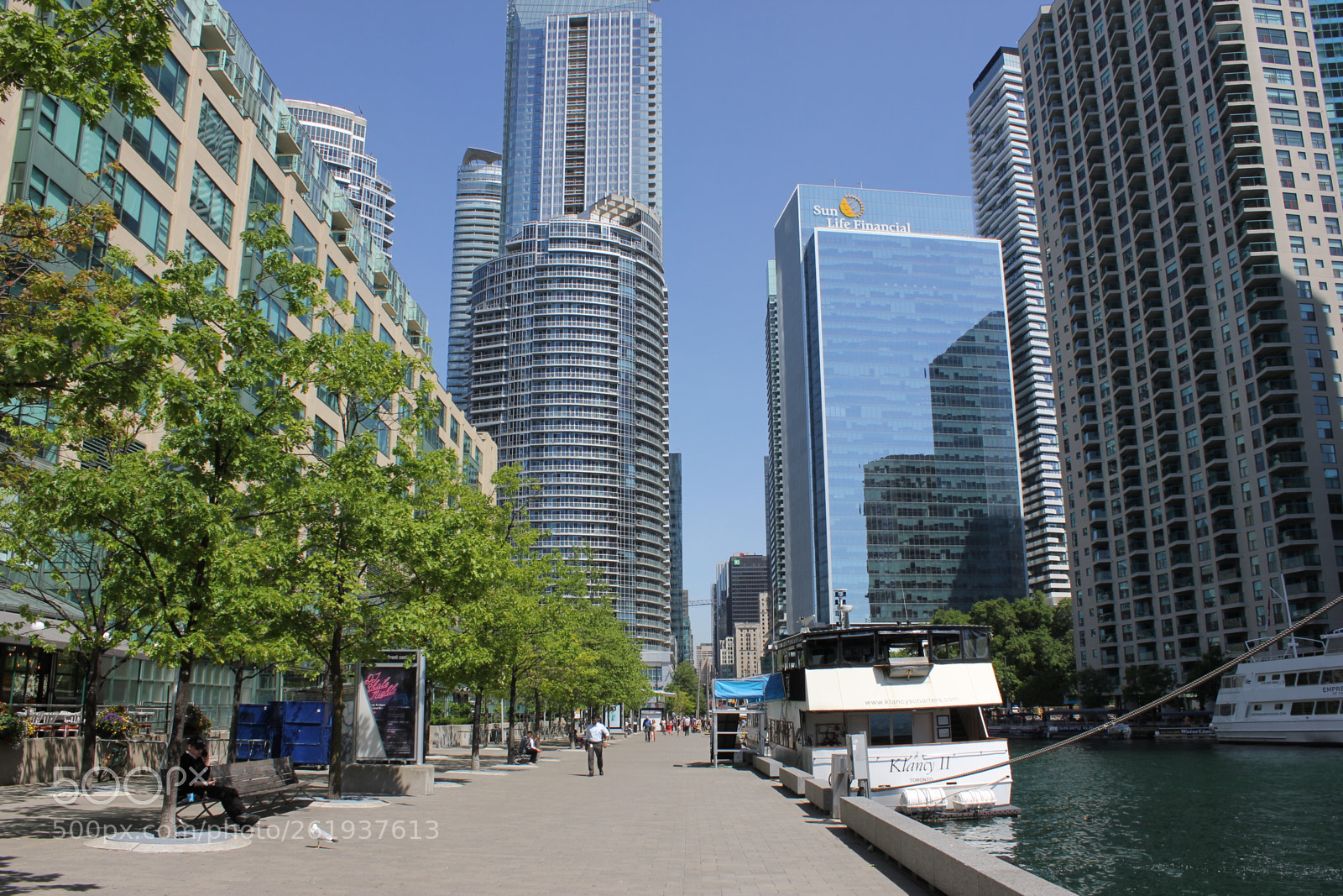 Canon EOS 550D (EOS Rebel T2i / EOS Kiss X4) sample photo. Toronto downtown, toronto, ontario photography