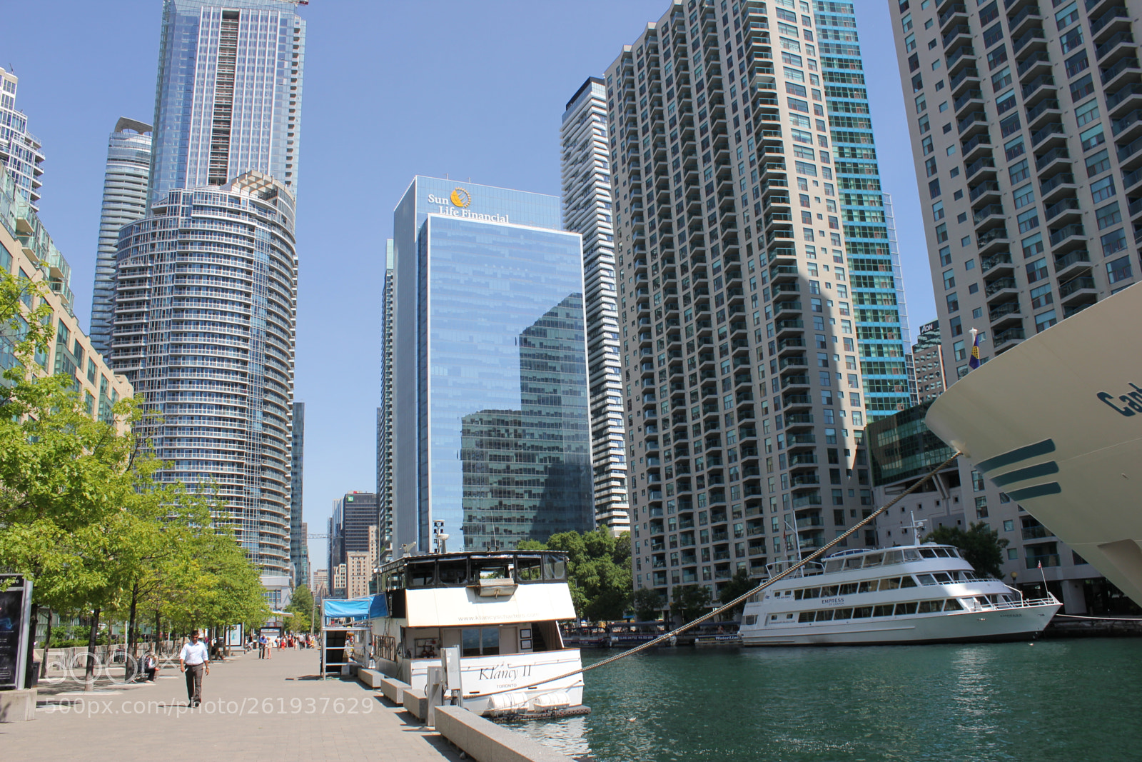Canon EOS 550D (EOS Rebel T2i / EOS Kiss X4) sample photo. Toronto downtown, toronto, ontario photography