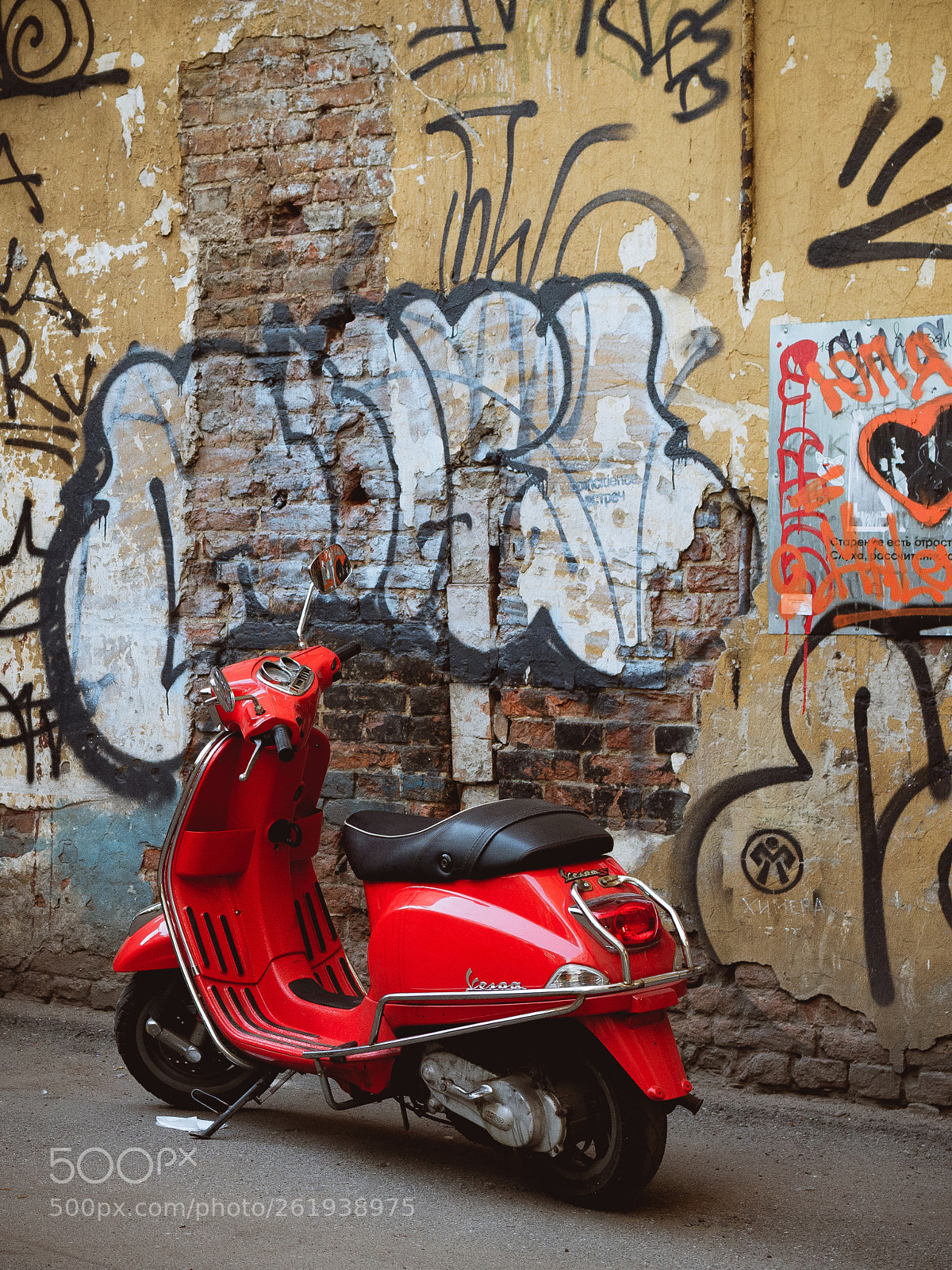 Canon EOS 7D Mark II sample photo. The red ride photography