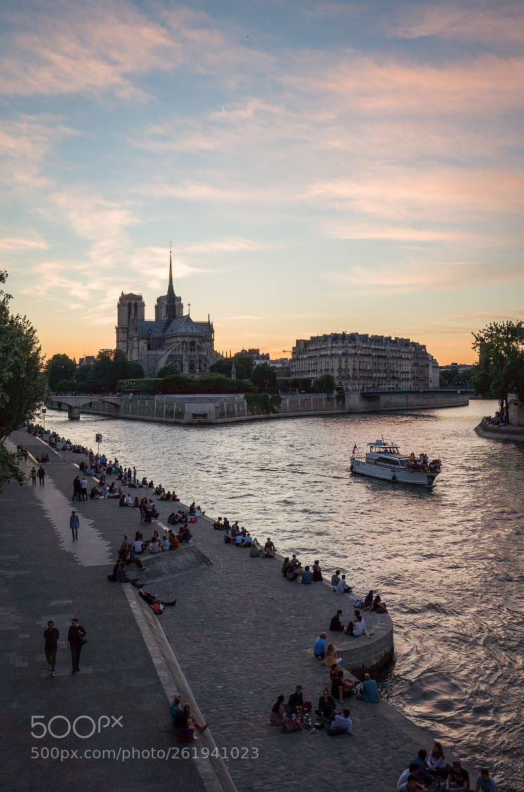 Summicron T 1:2 23 ASPH. sample photo. Paris dusk photography