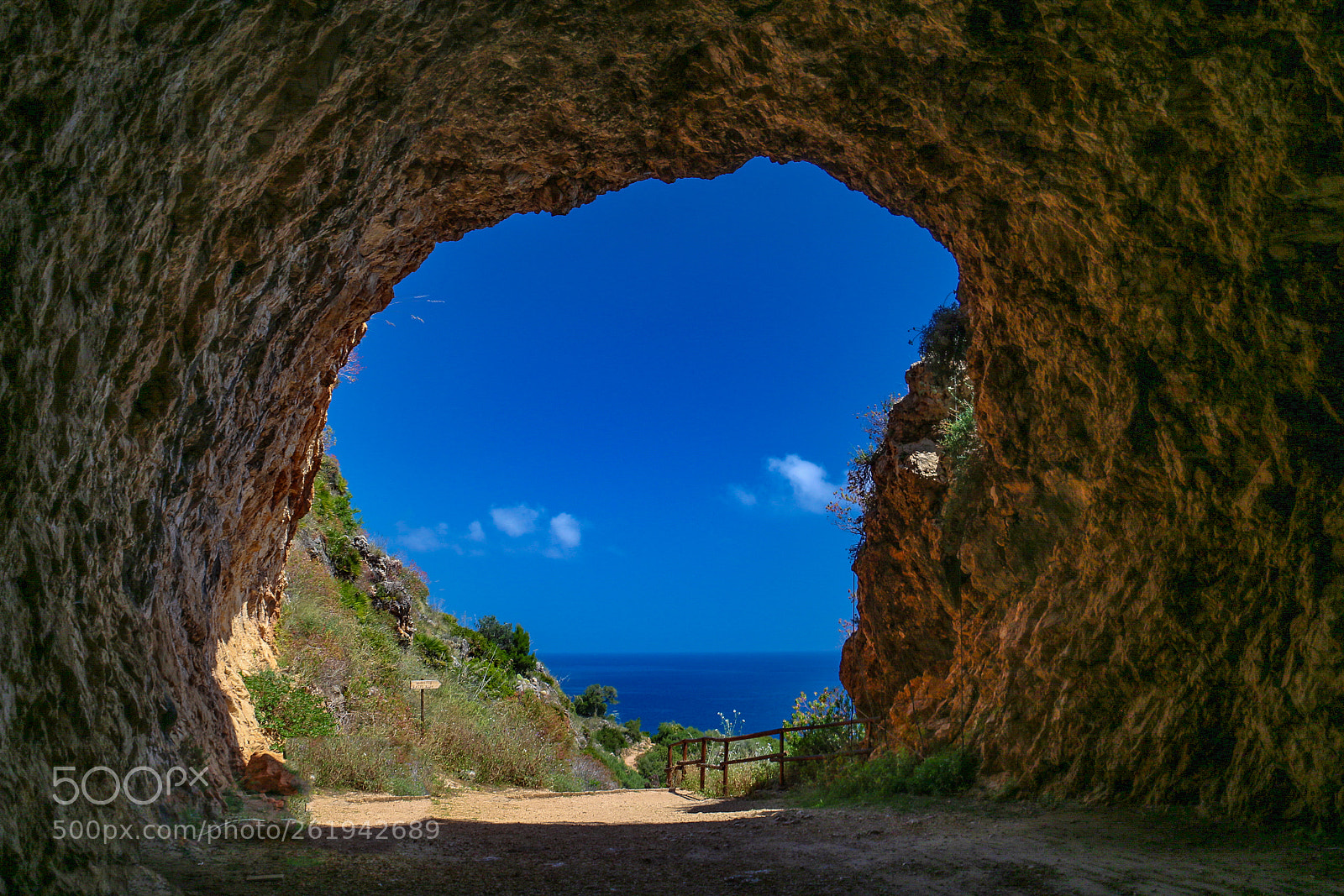 Canon EOS 70D sample photo. Entrance to the zingaro photography