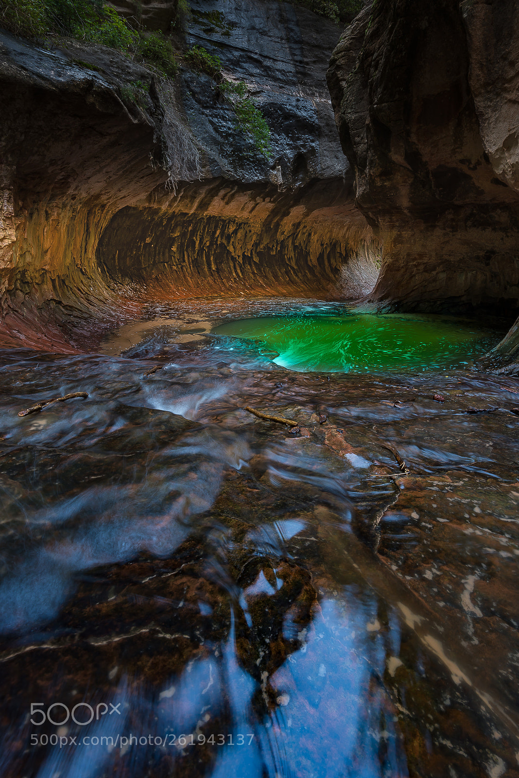 Nikon D610 sample photo. Emerald pool in subway photography