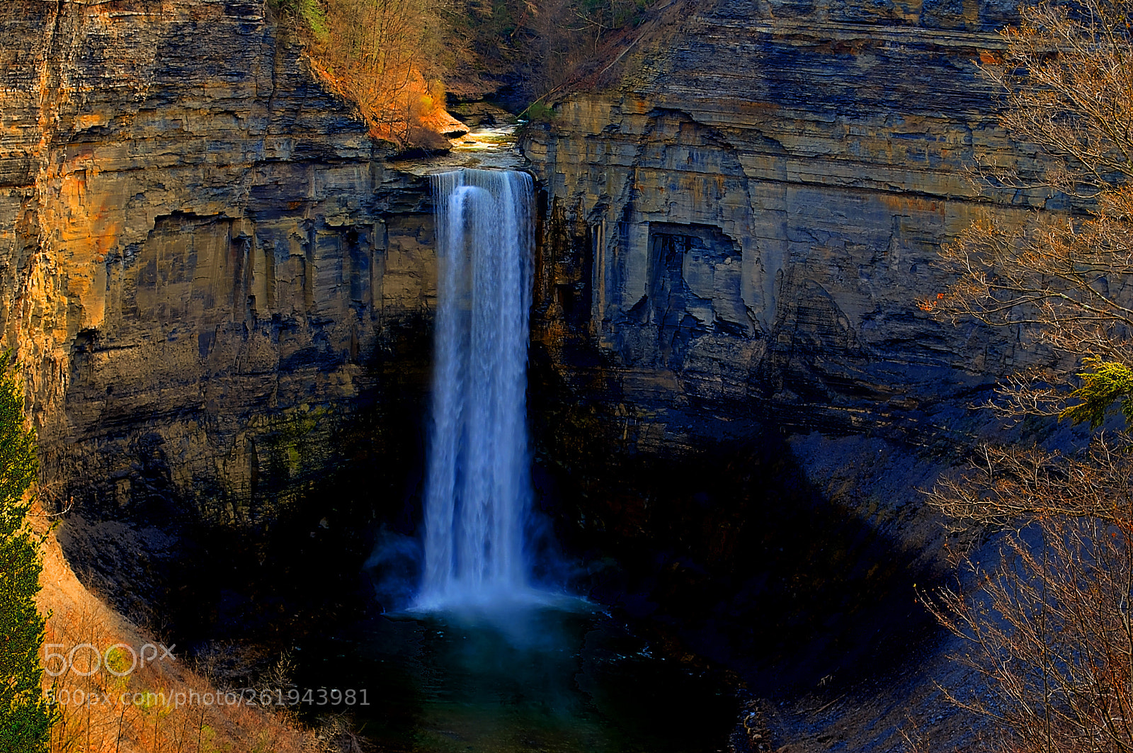 Nikon D200 sample photo. Tonemapped photography