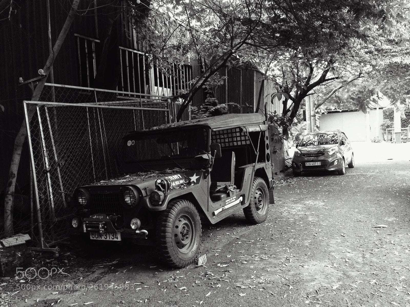 Apple iPhone 5 sample photo. Jeep photography