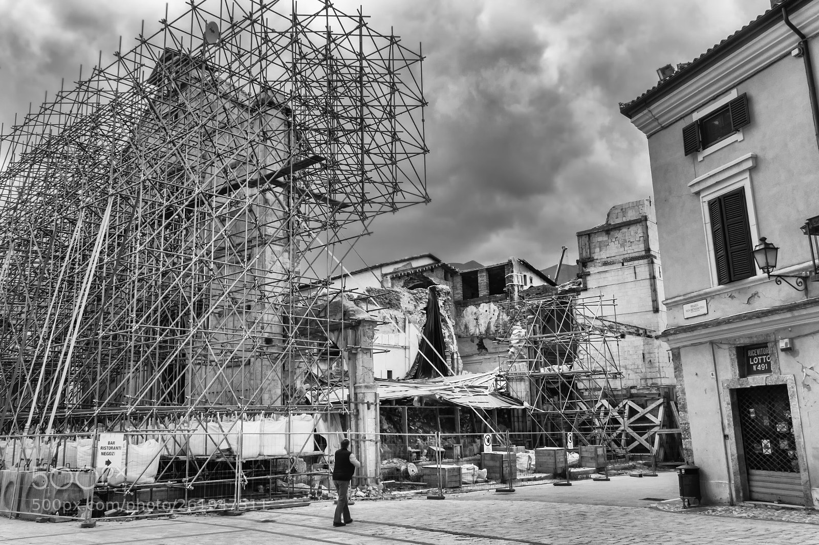 Canon EOS 70D sample photo. Rebuilding from 2016 earthquake photography