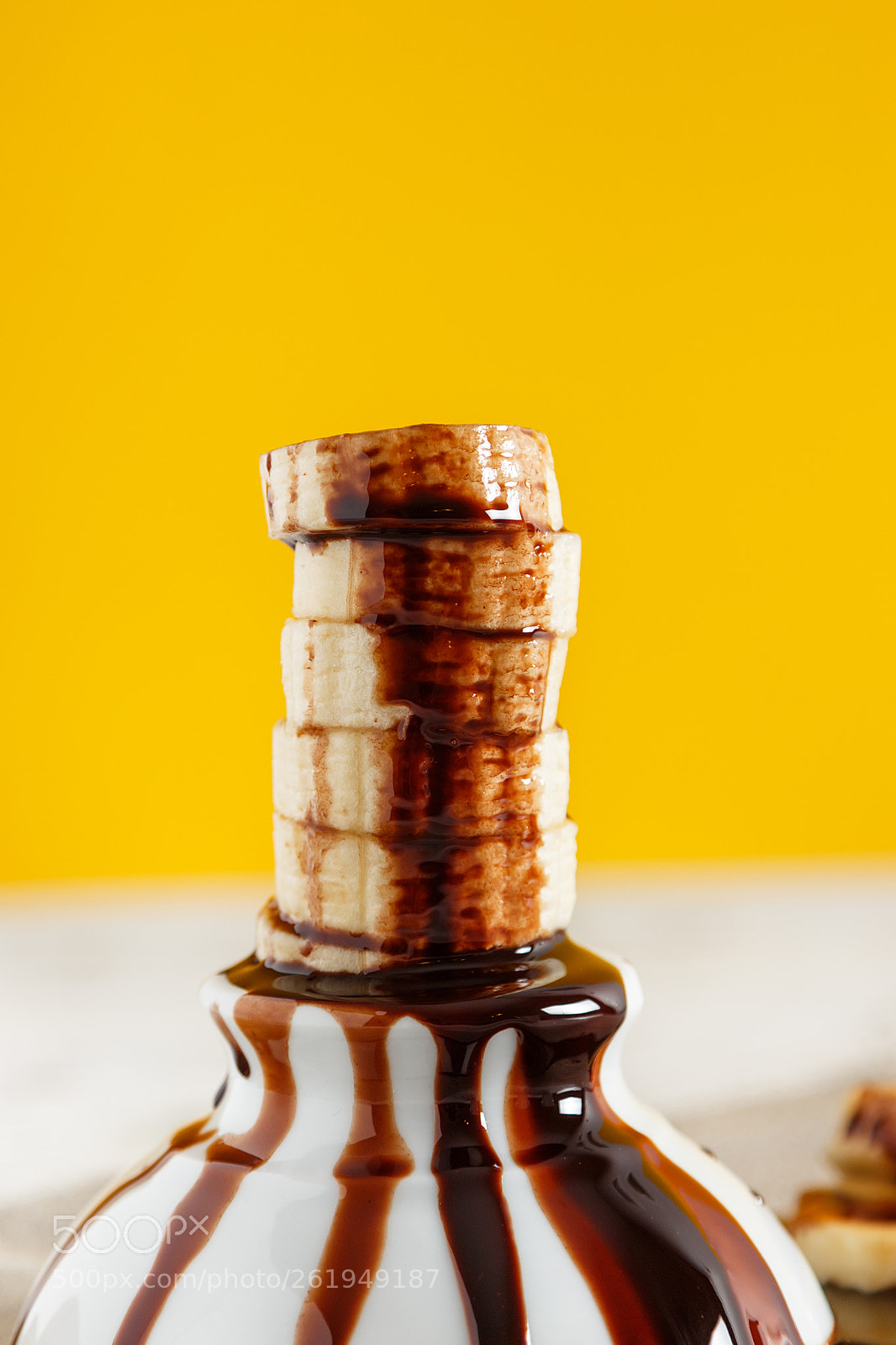 Canon EOS 700D (EOS Rebel T5i / EOS Kiss X7i) sample photo. Banana slices in a photography